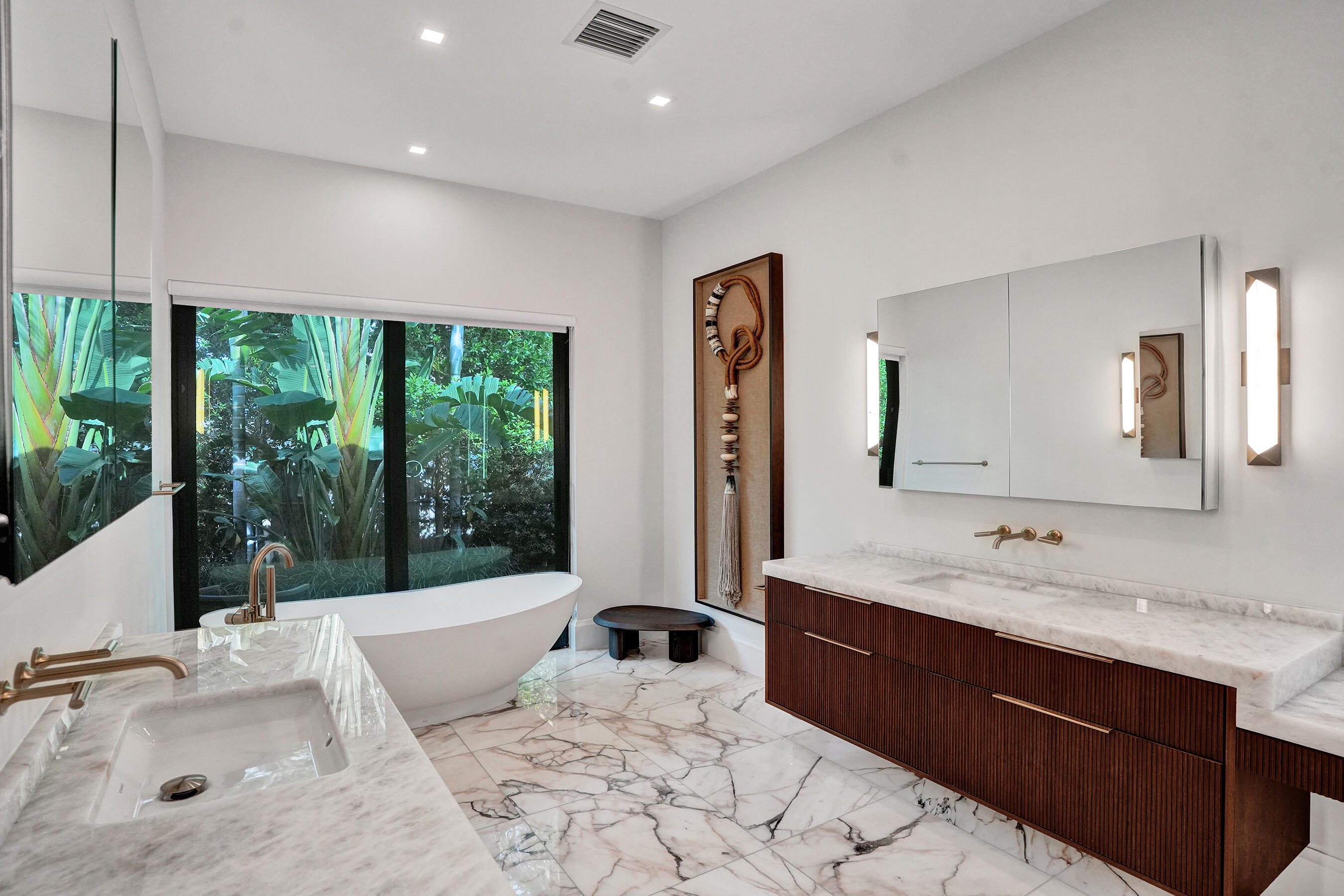 7 Tahoe, Sea Ranch Lakes FL 33308
