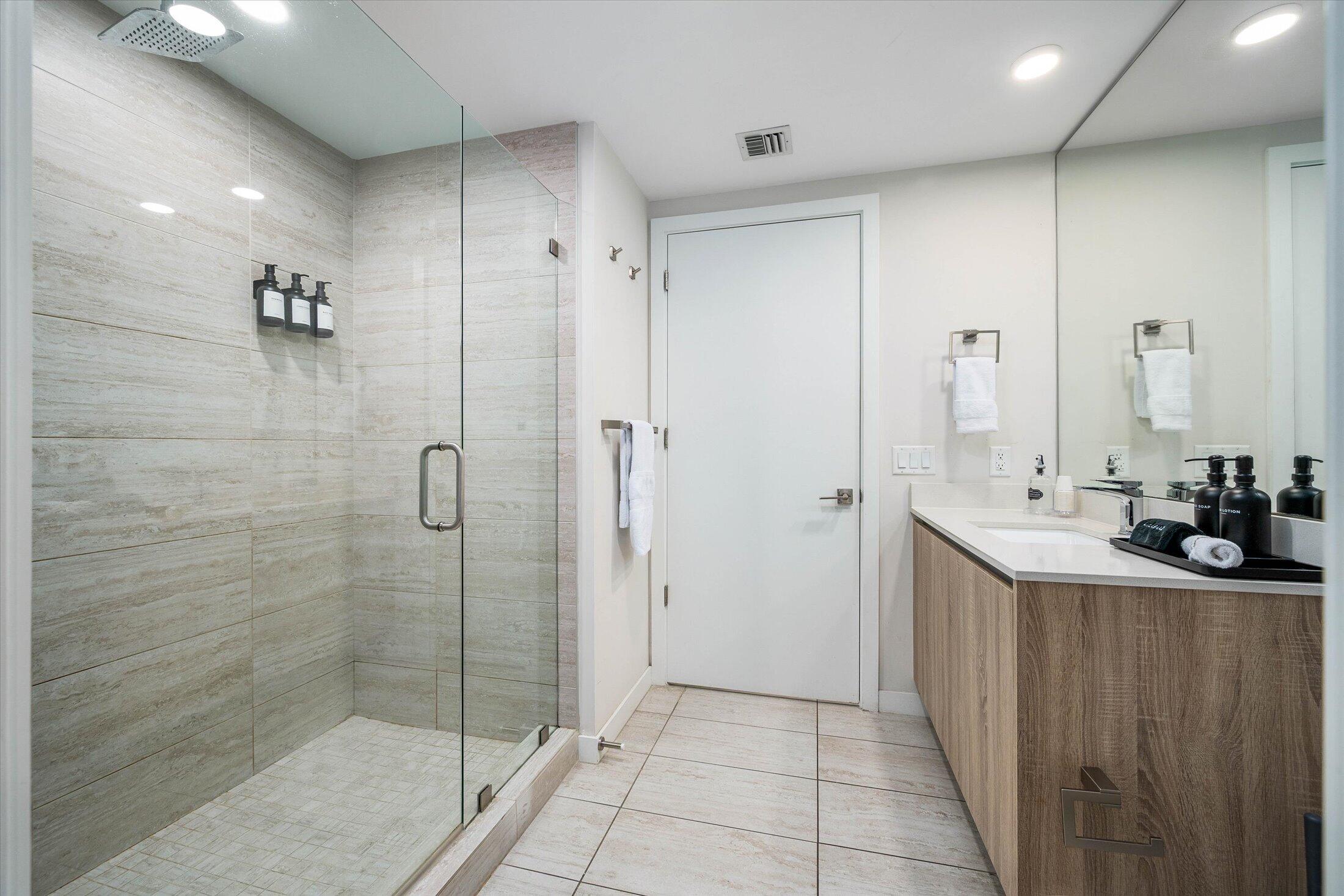 3900 Biscayne #S-910, Miami FL 33137