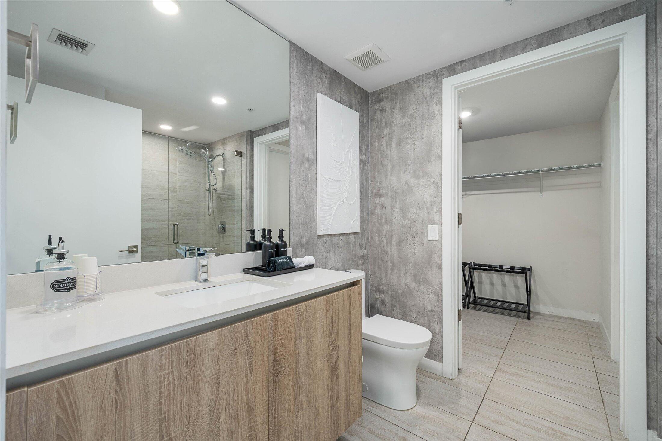 3900 Biscayne #S-910, Miami FL 33137