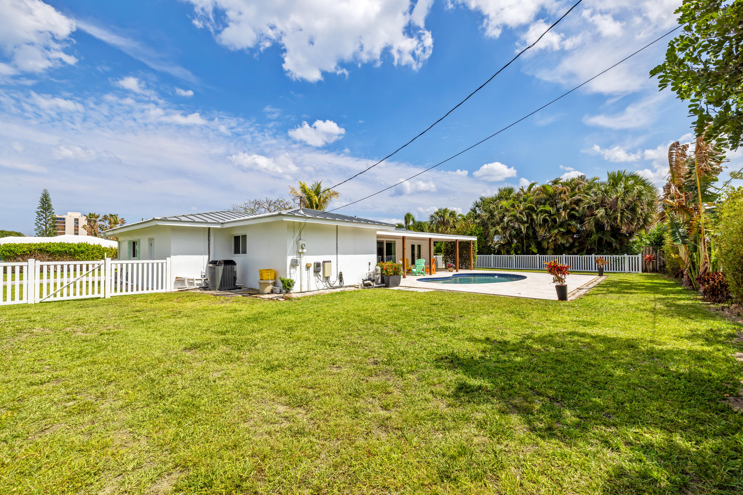 461 Apollo, Juno Beach FL 33408