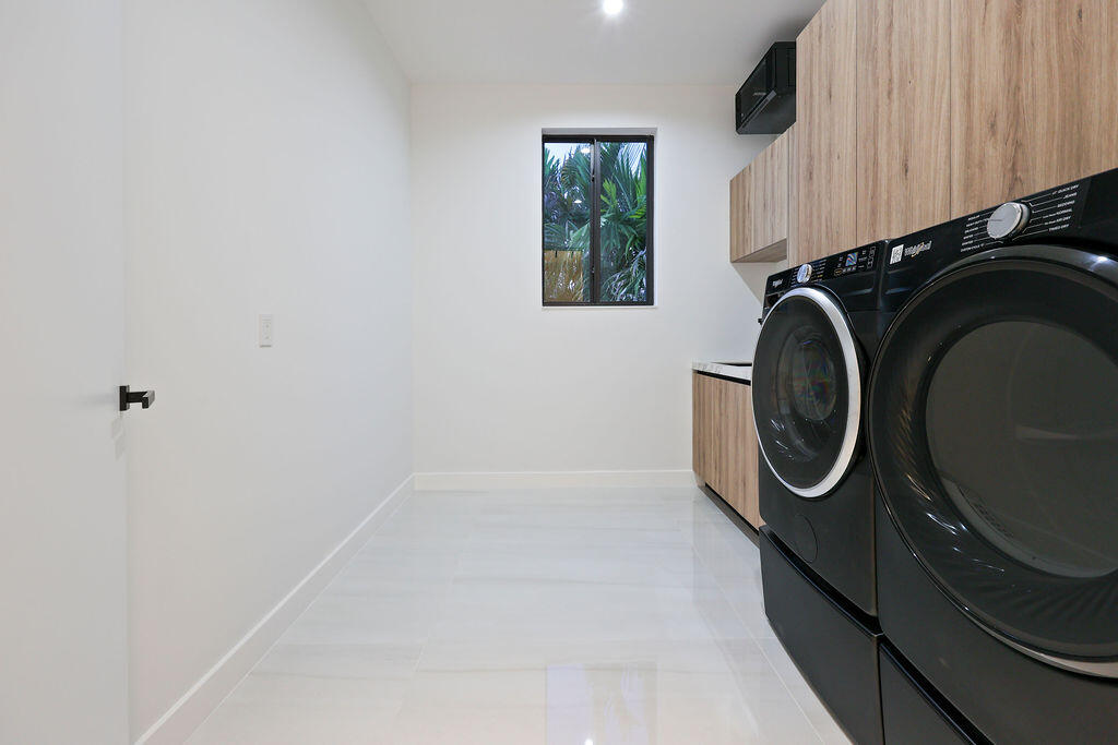 728 NE 17th, Fort Lauderdale FL 33304