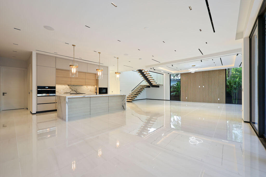 728 NE 17th, Fort Lauderdale FL 33304