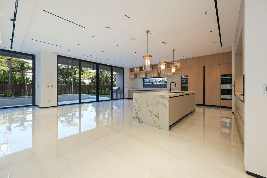 728 NE 17th, Fort Lauderdale FL 33304