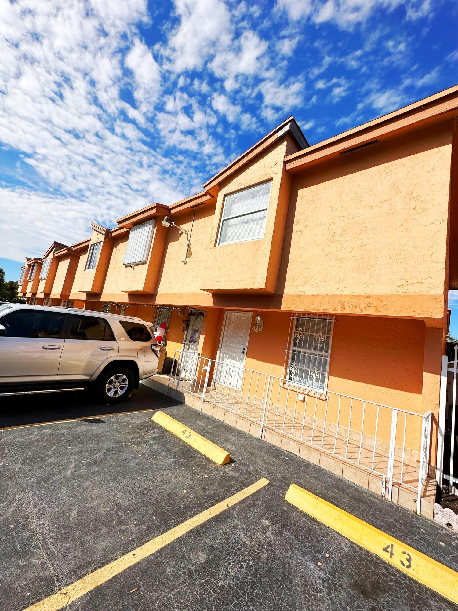 1701 W 42ND #43, Hialeah FL 33012