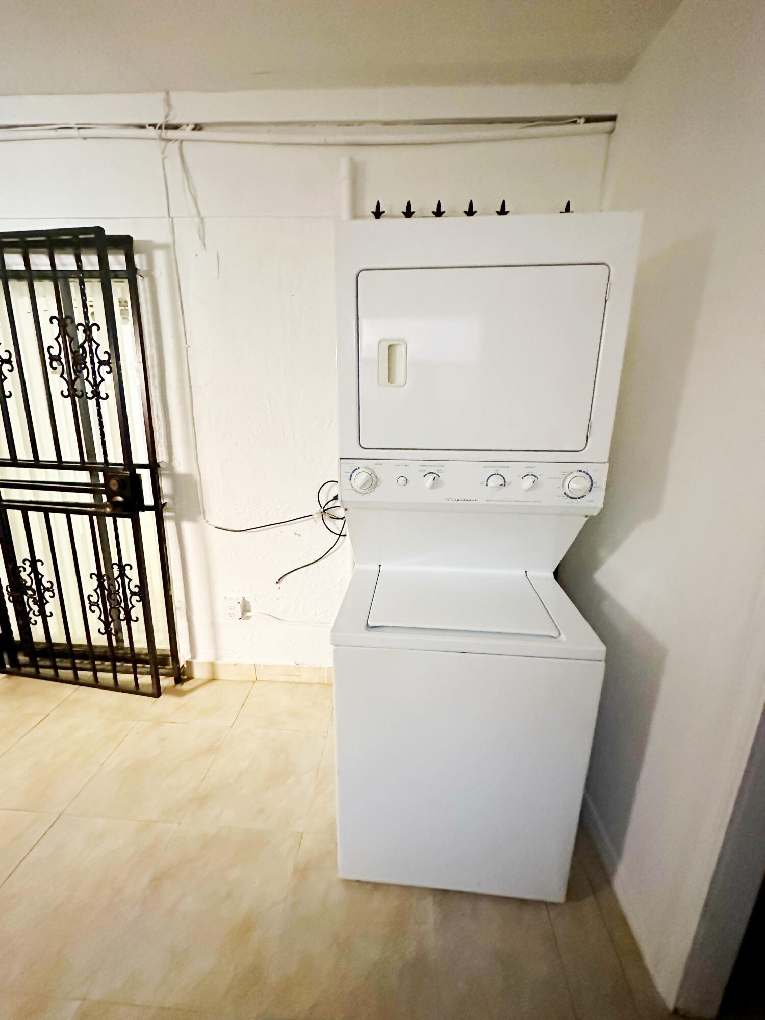 1701 W 42ND #43, Hialeah FL 33012