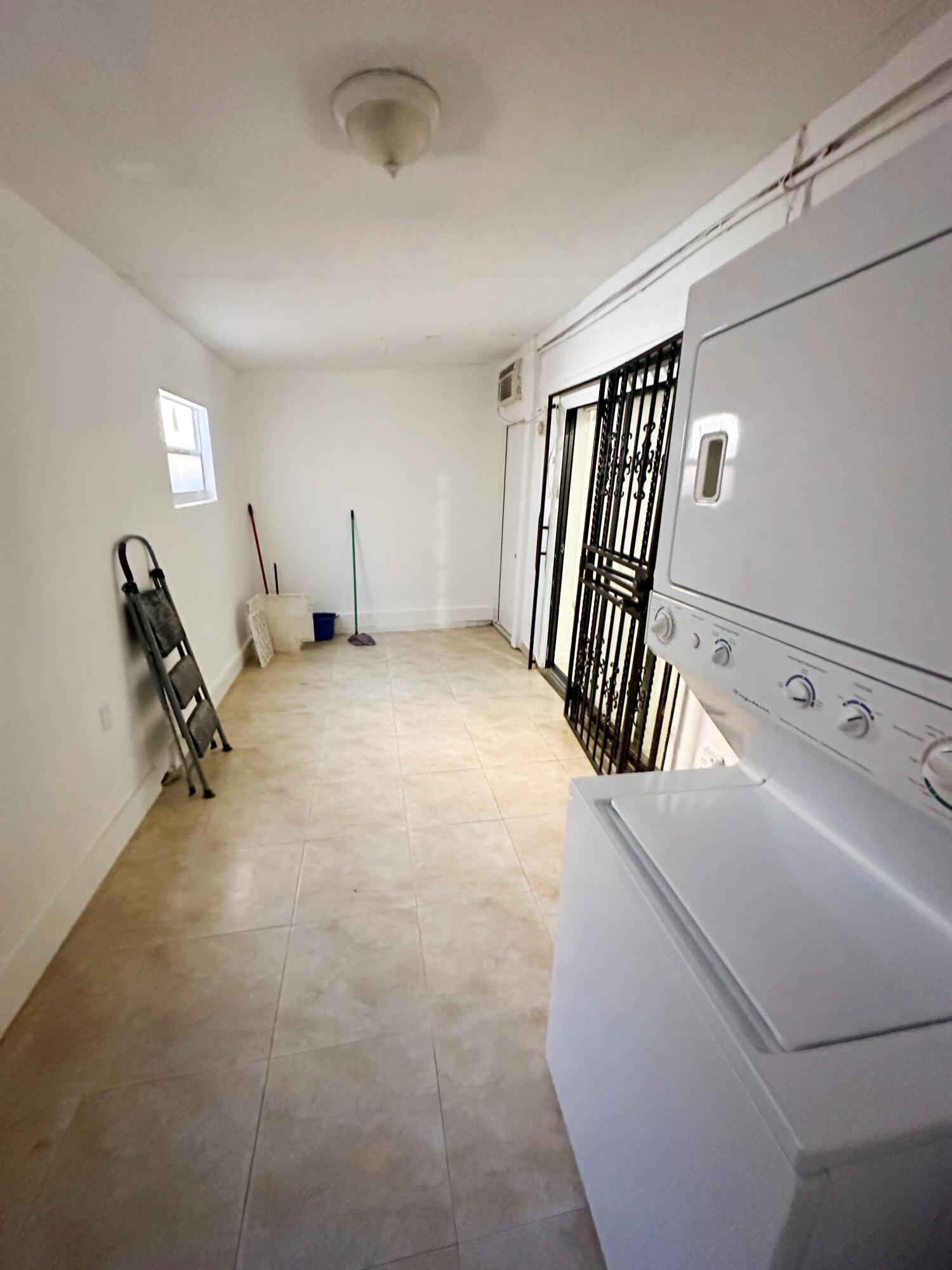 1701 W 42ND #43, Hialeah FL 33012