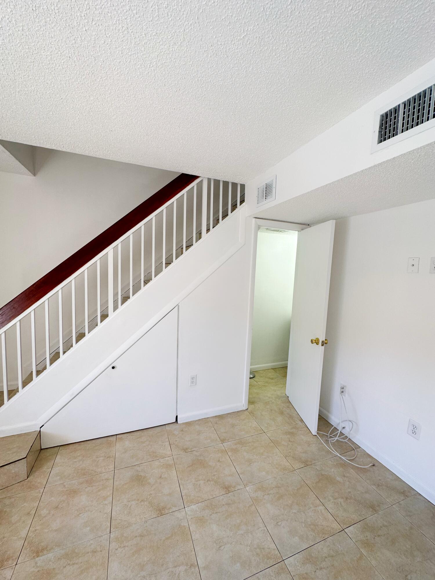 1701 W 42ND #43, Hialeah FL 33012