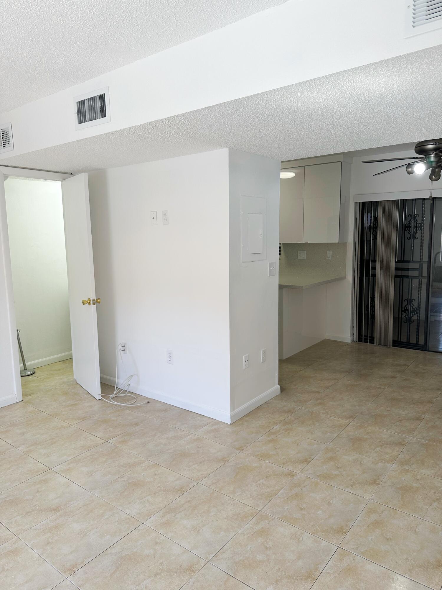 1701 W 42ND #43, Hialeah FL 33012
