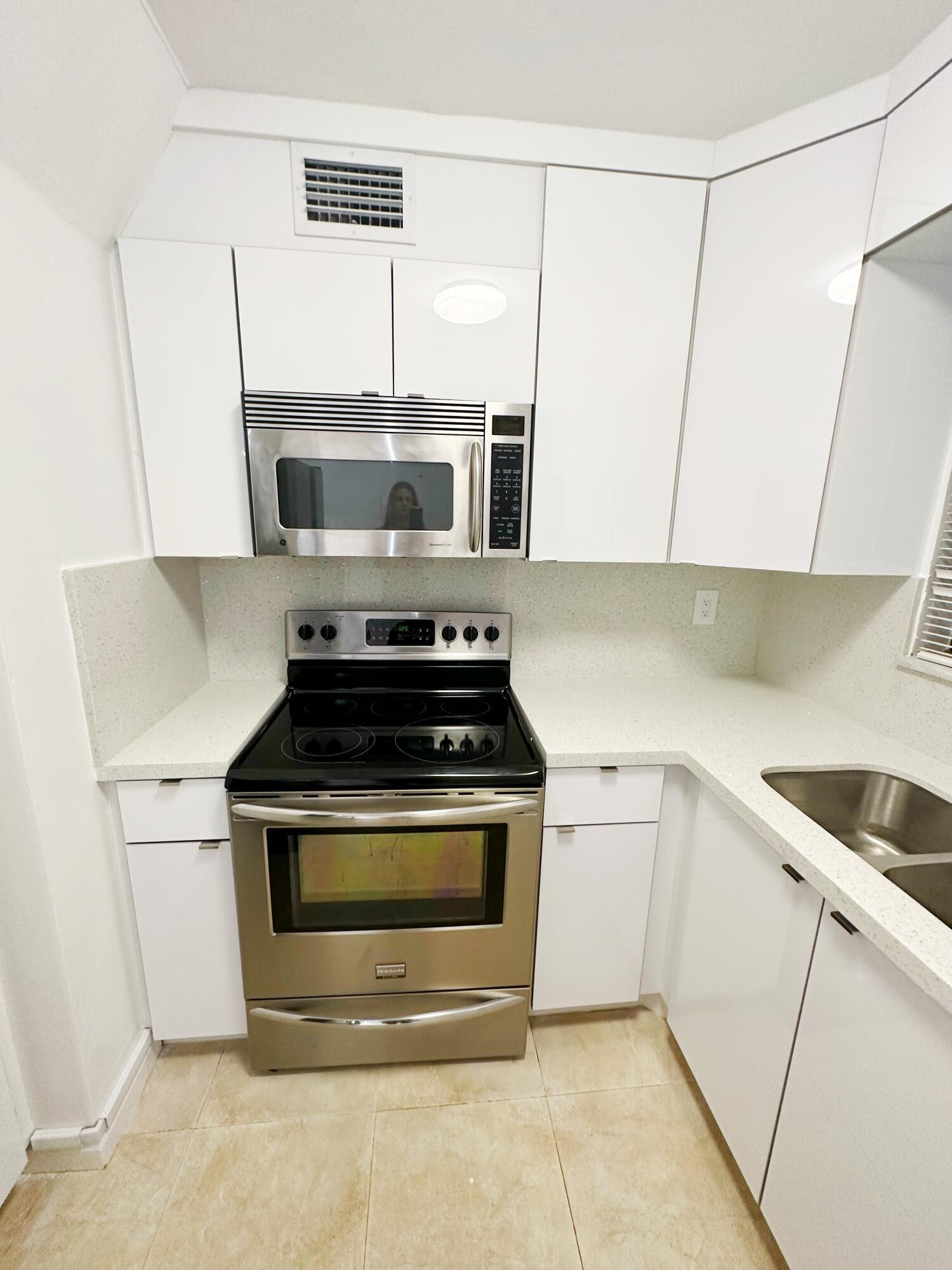 1701 W 42ND #43, Hialeah FL 33012