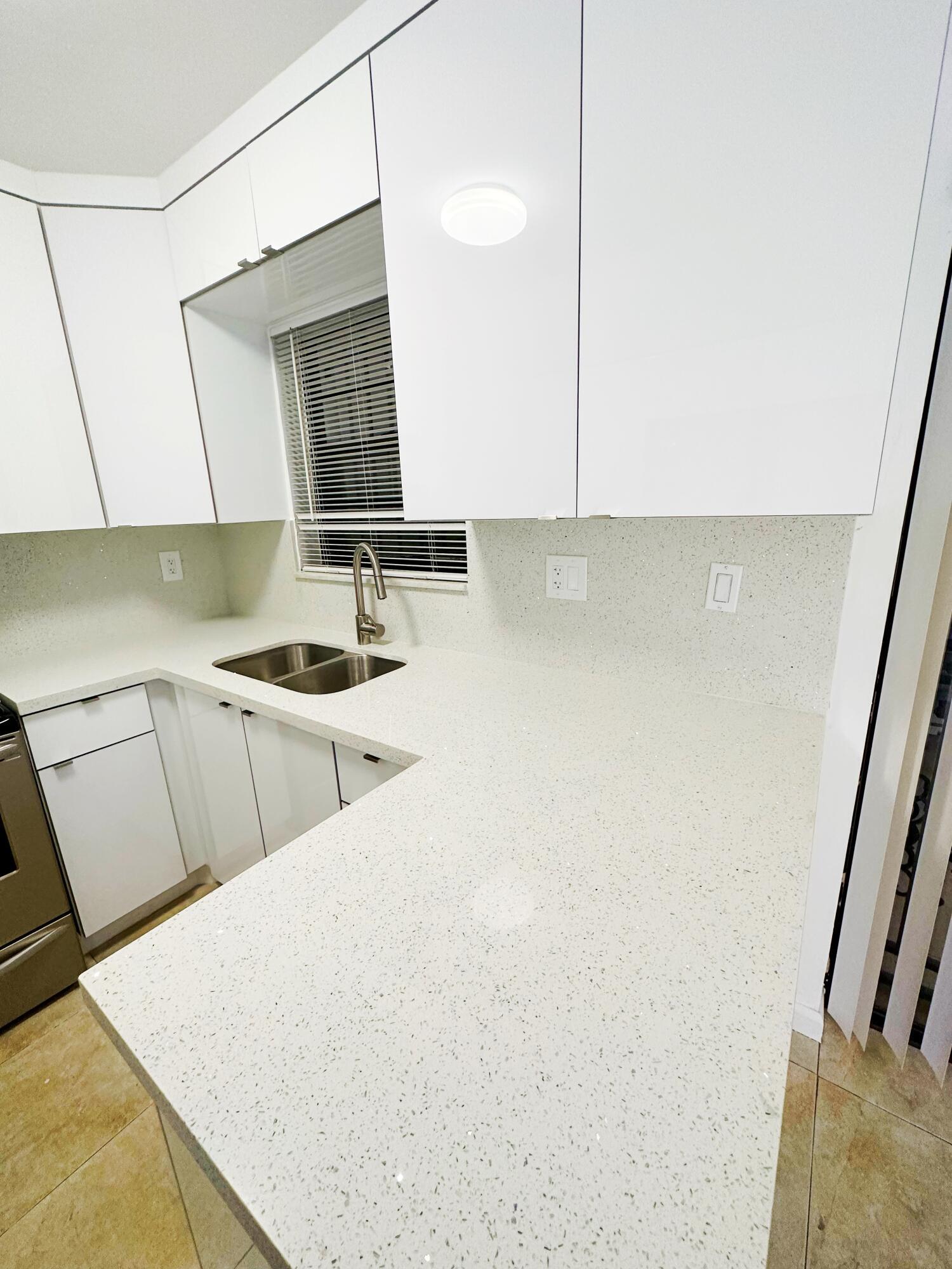 1701 W 42ND #43, Hialeah FL 33012
