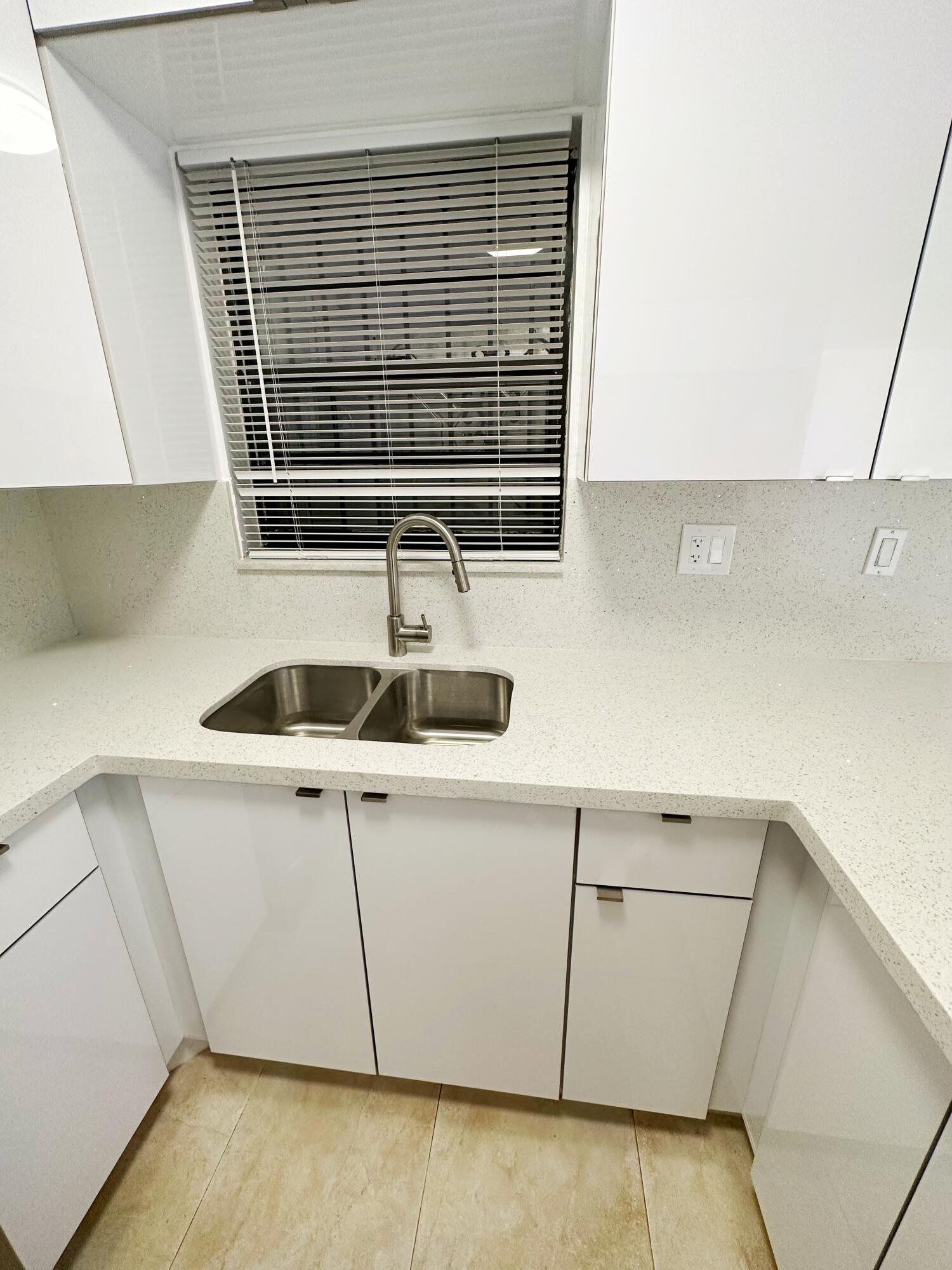 1701 W 42ND #43, Hialeah FL 33012