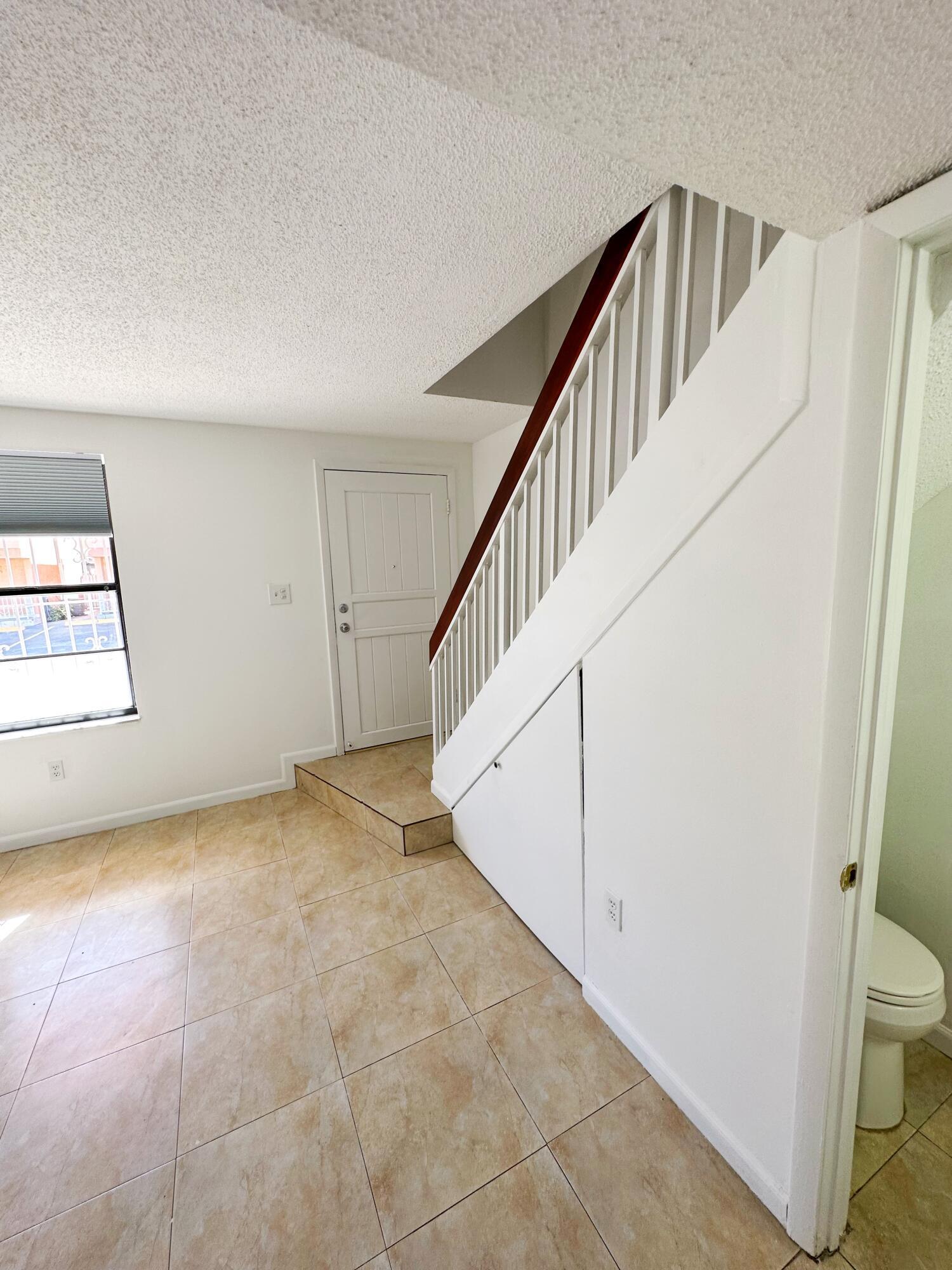1701 W 42ND #43, Hialeah FL 33012