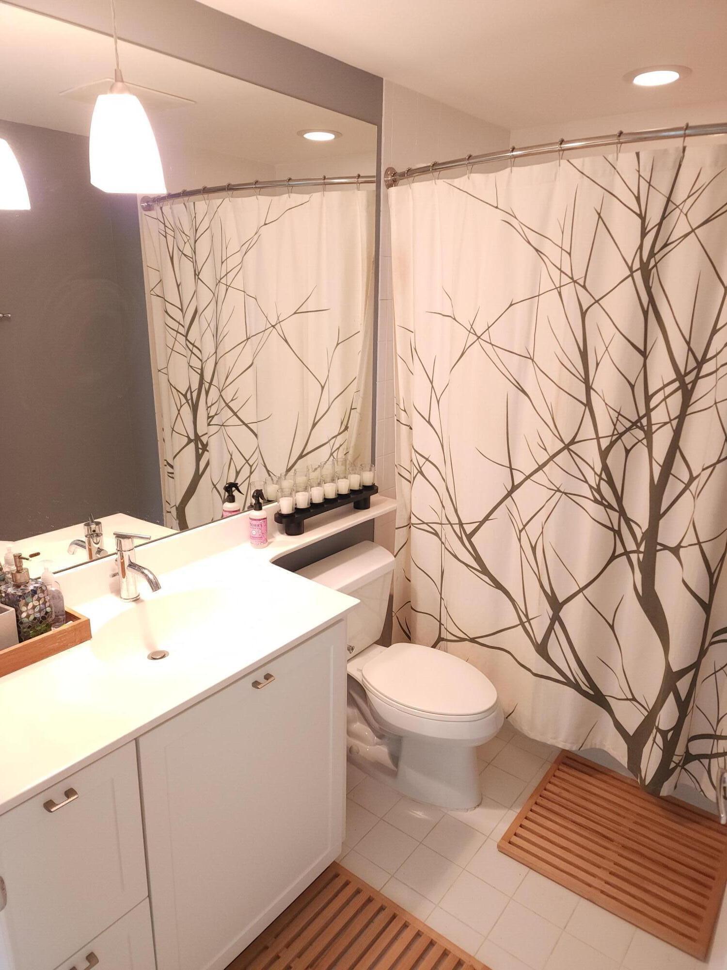 225 NE 1st #303, Delray Beach FL 33444
