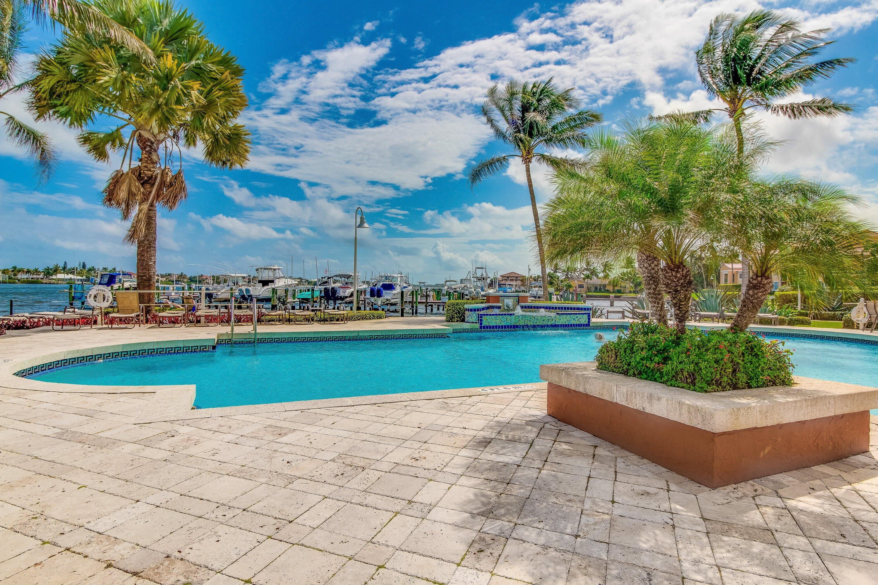 167 Yacht Club #205, Hypoluxo FL 33462
