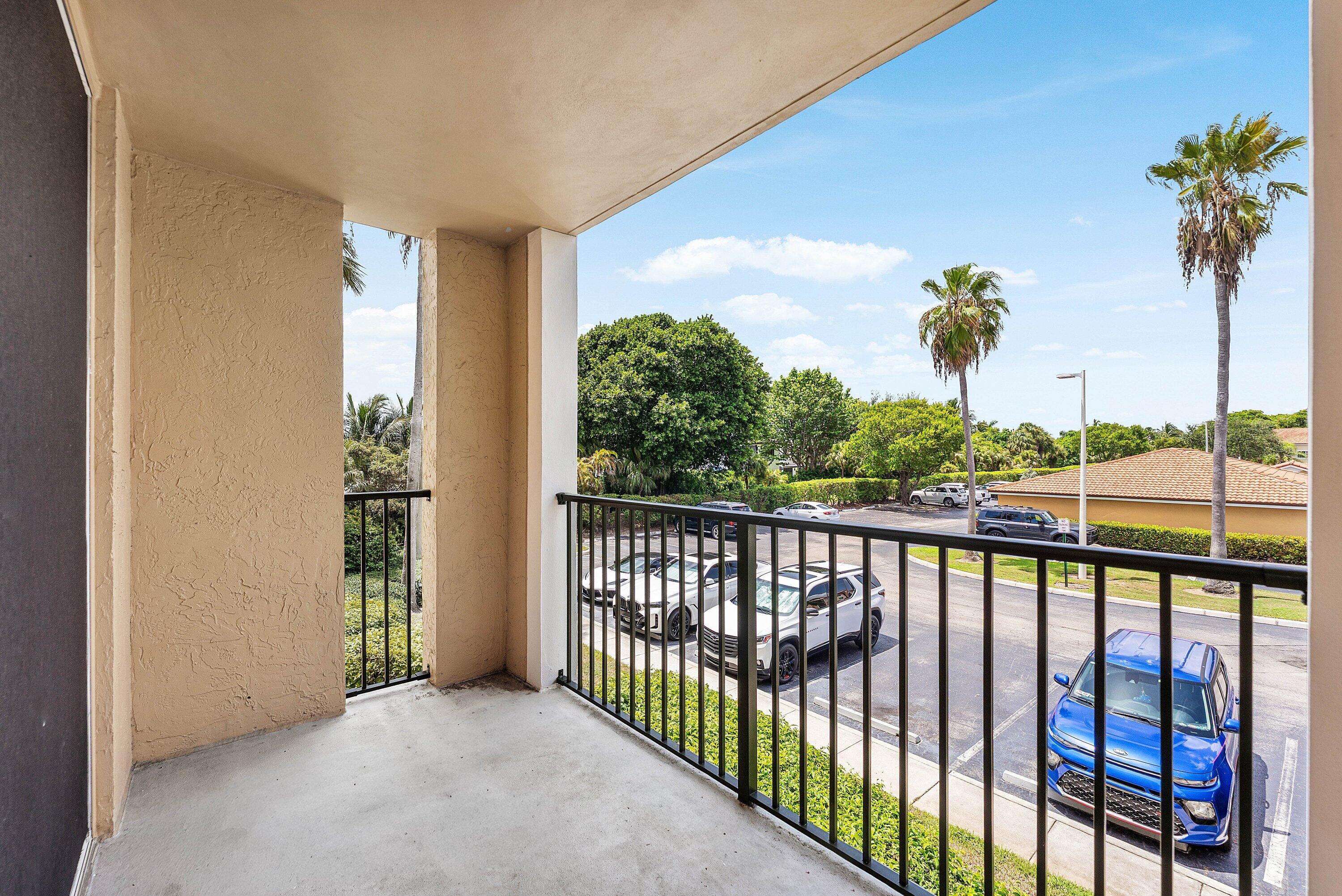 167 Yacht Club #205, Hypoluxo FL 33462