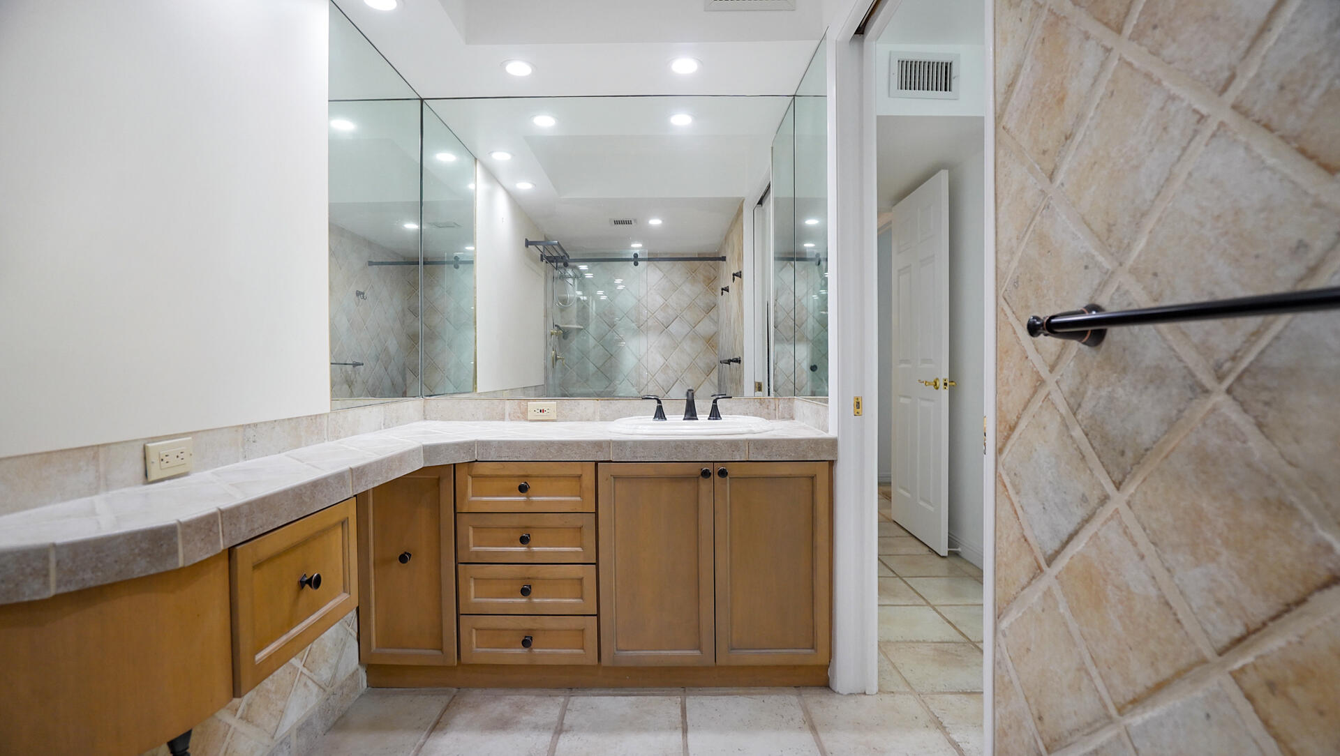 1201 River Reach #202, Fort Lauderdale FL 33315