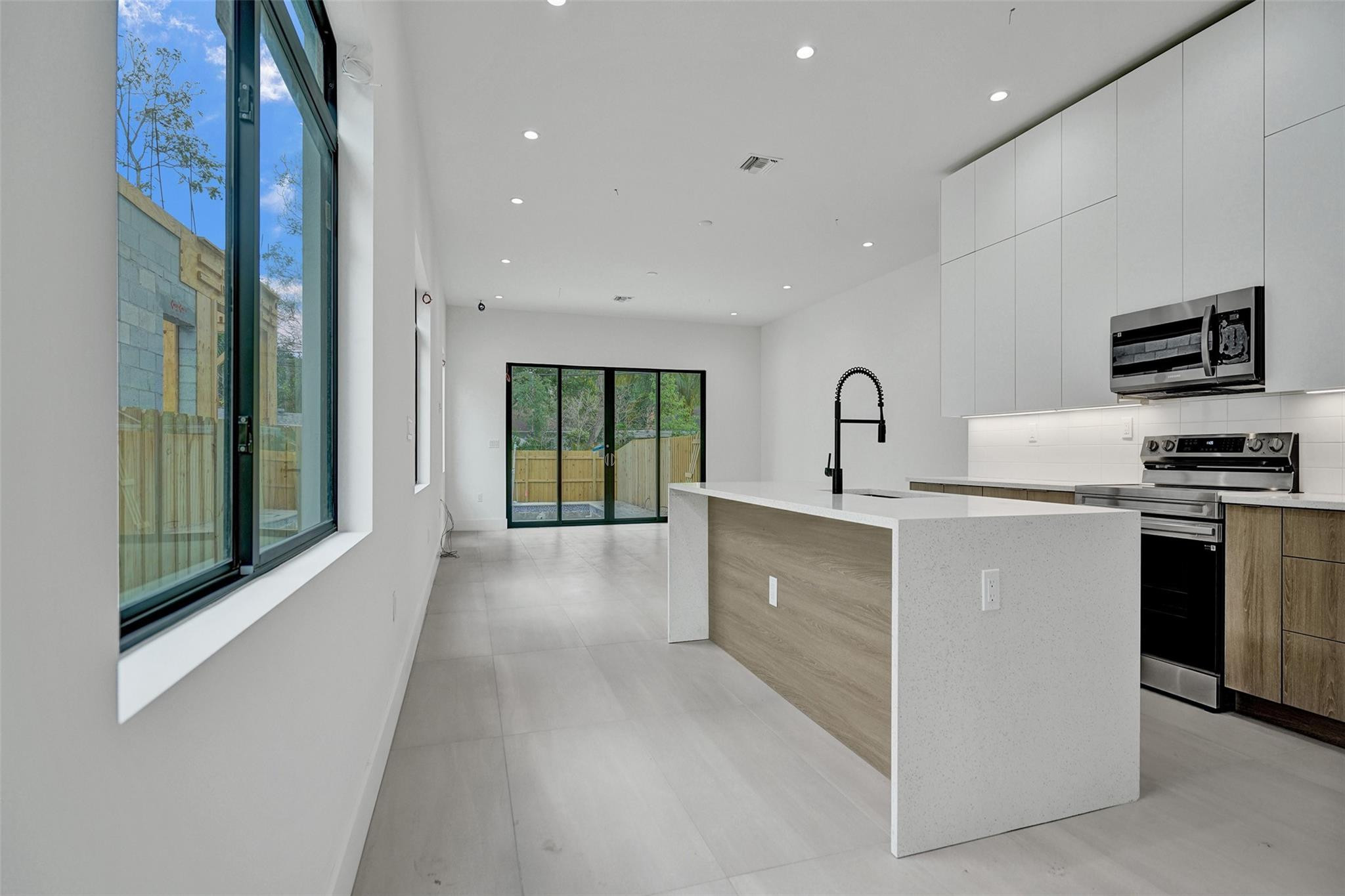 606 SW 7TH, Fort Lauderdale FL 33315