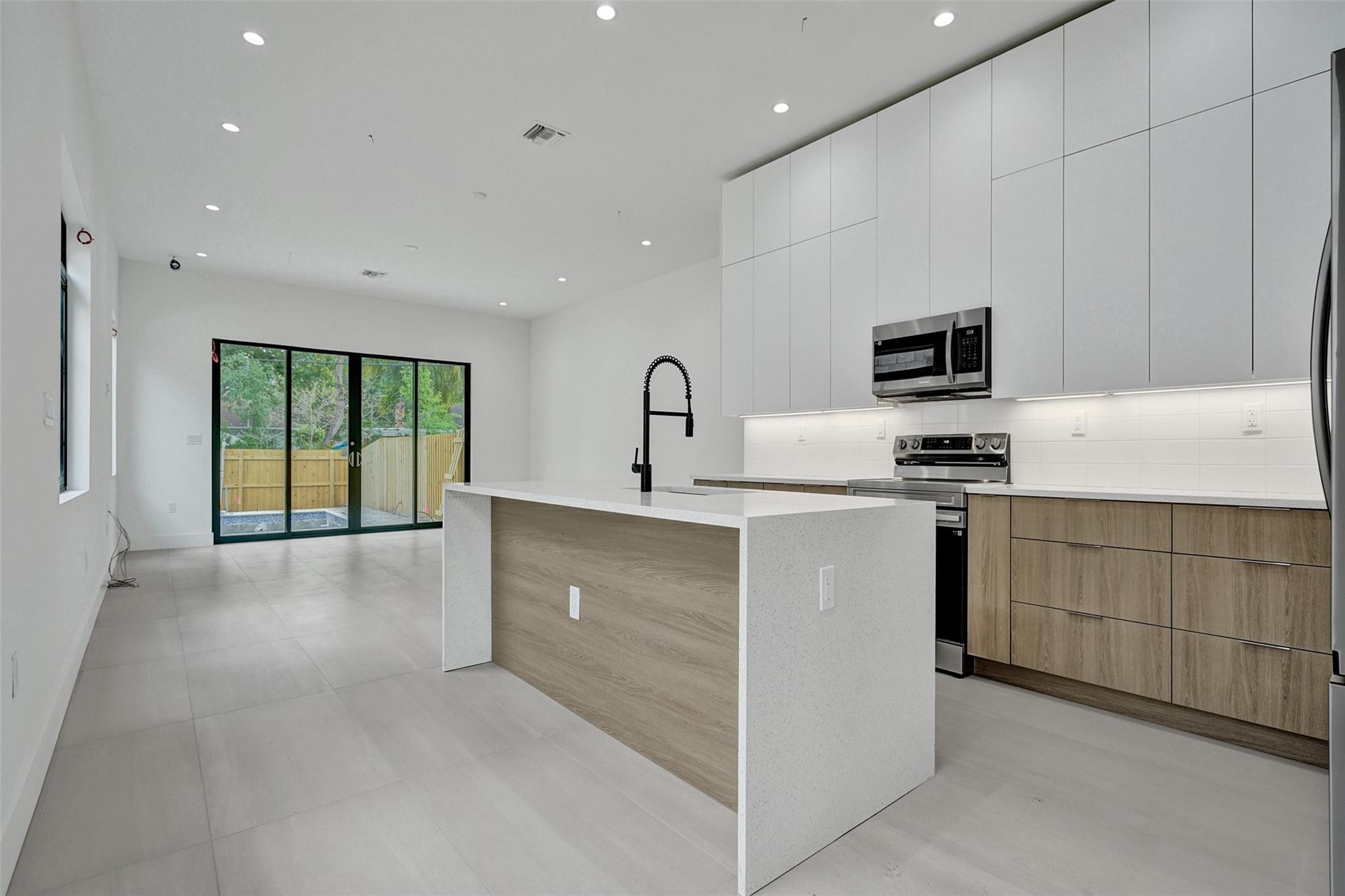 606 SW 7TH, Fort Lauderdale FL 33315