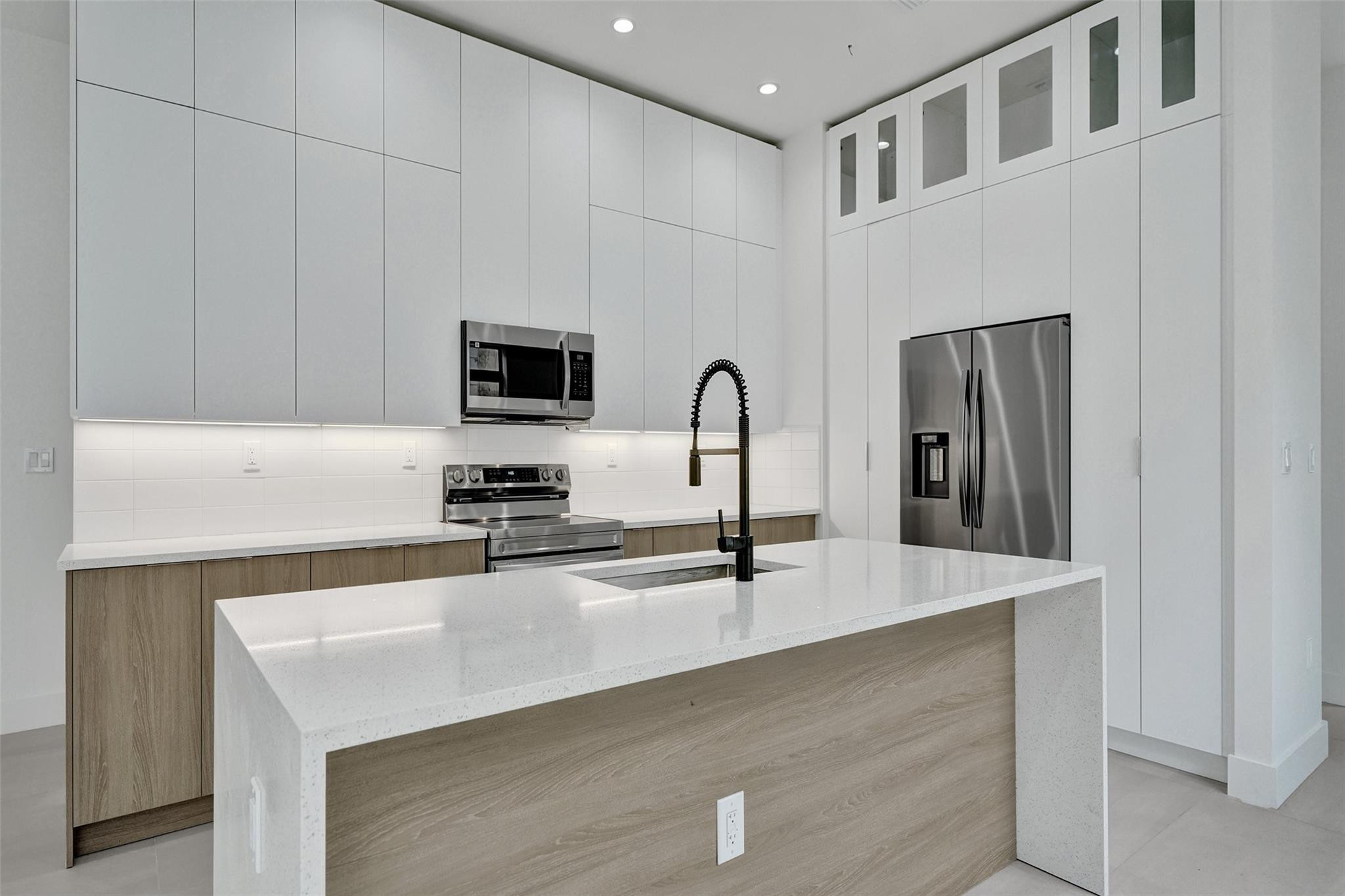 606 SW 7TH, Fort Lauderdale FL 33315