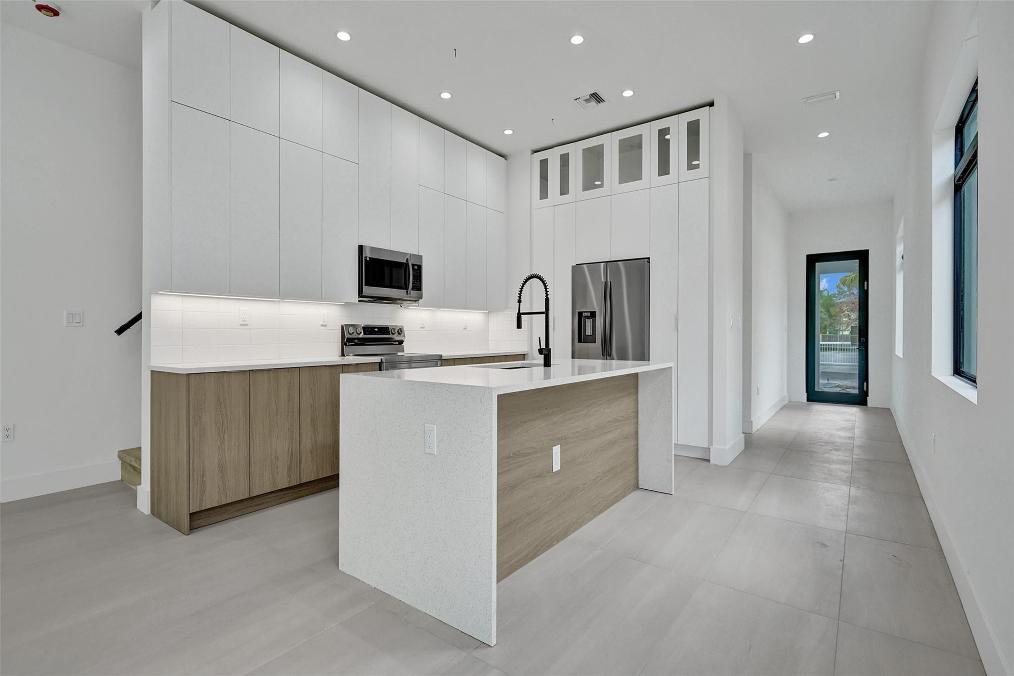 606 SW 7TH, Fort Lauderdale FL 33315
