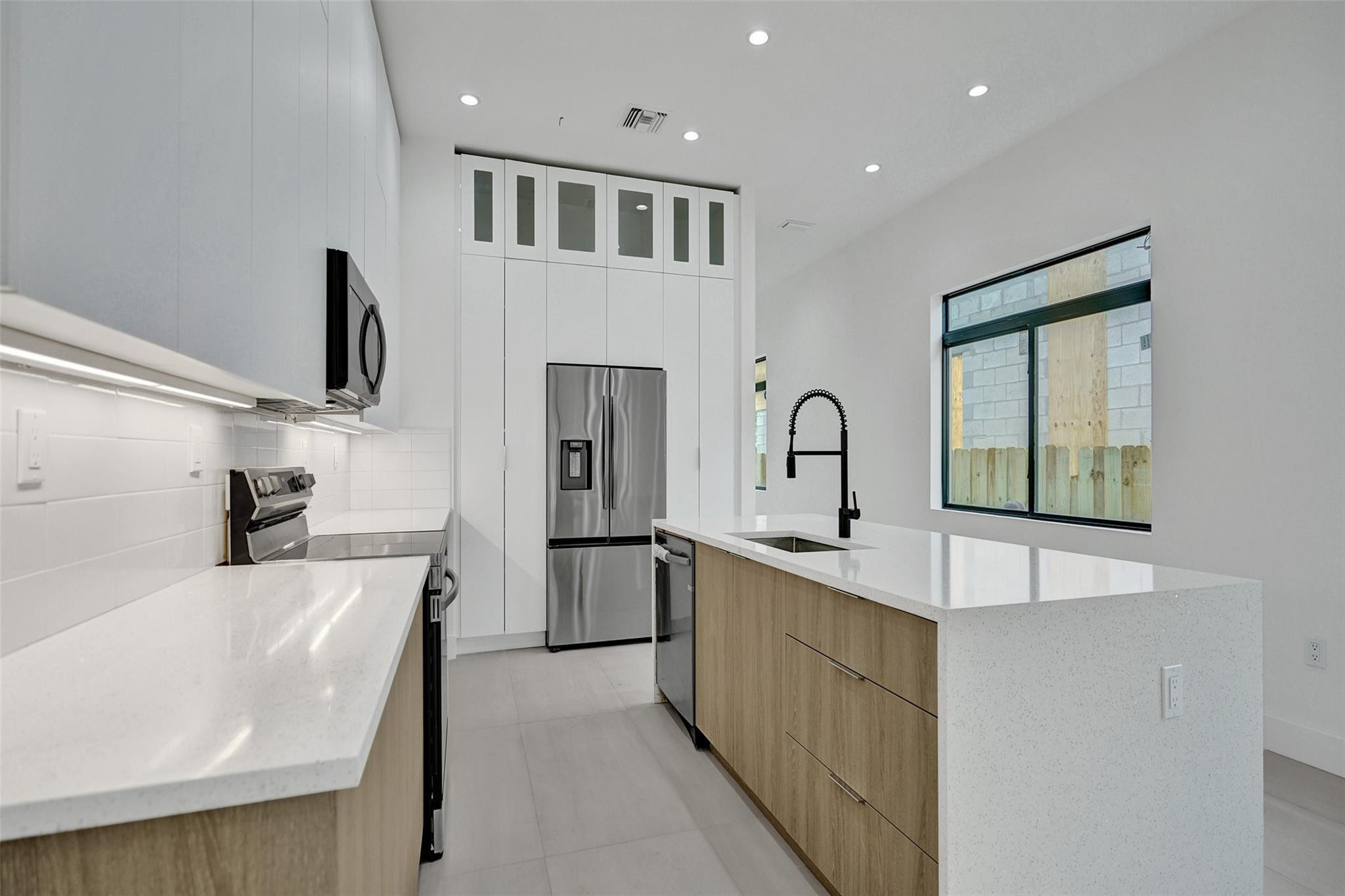 606 SW 7TH, Fort Lauderdale FL 33315