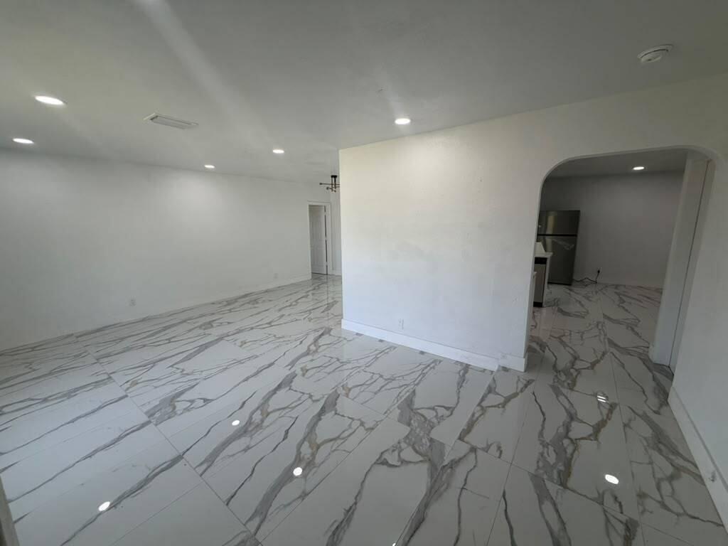 3911 NW 32ND, Lauderdale Lakes FL 33309