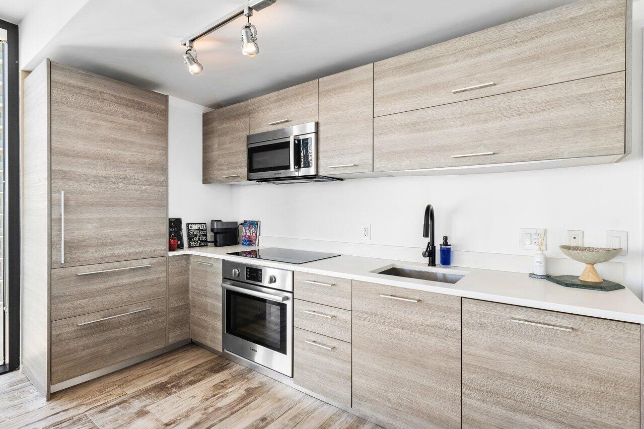 650 NE 32ND #1508, Miami FL 33137