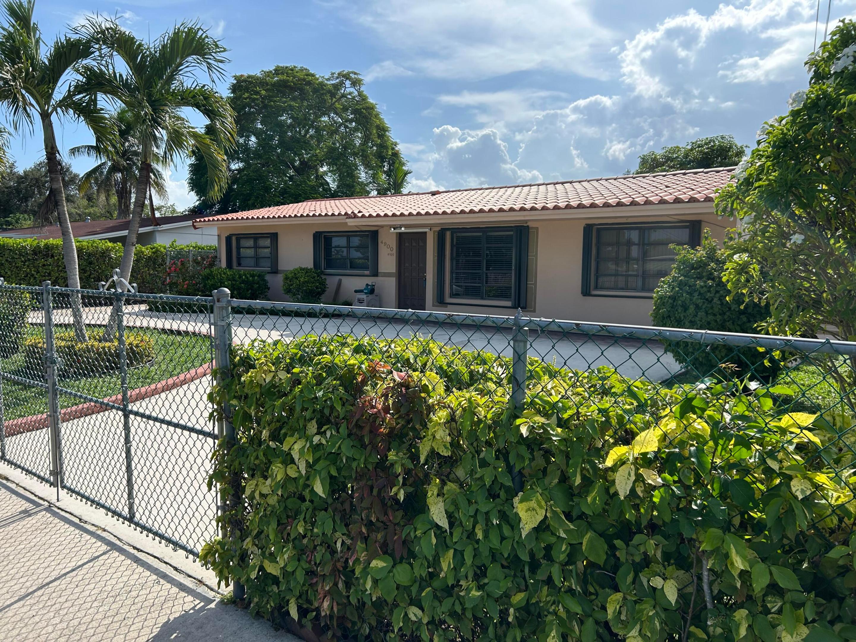 4900 SW 103RD #1, Miami FL 33165