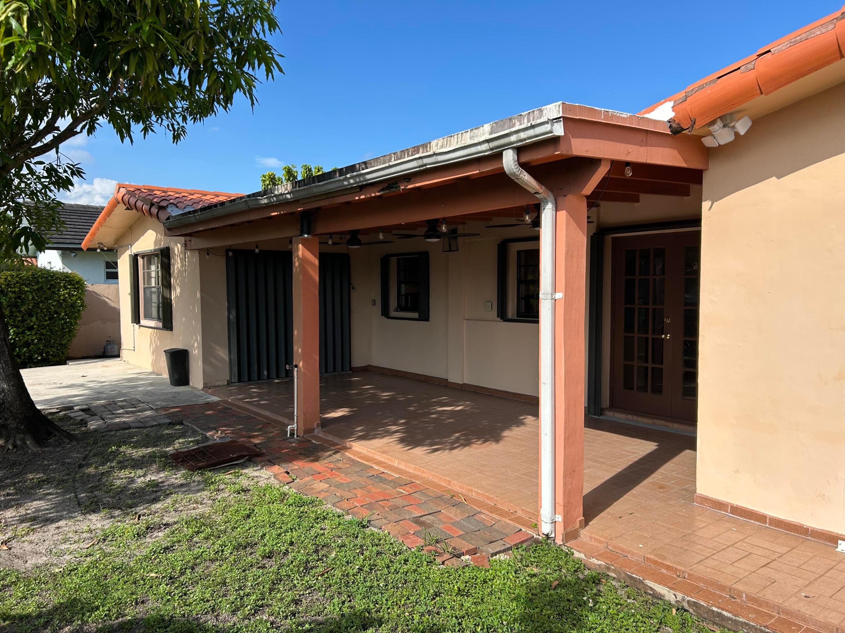 4900 SW 103RD #1, Miami FL 33165
