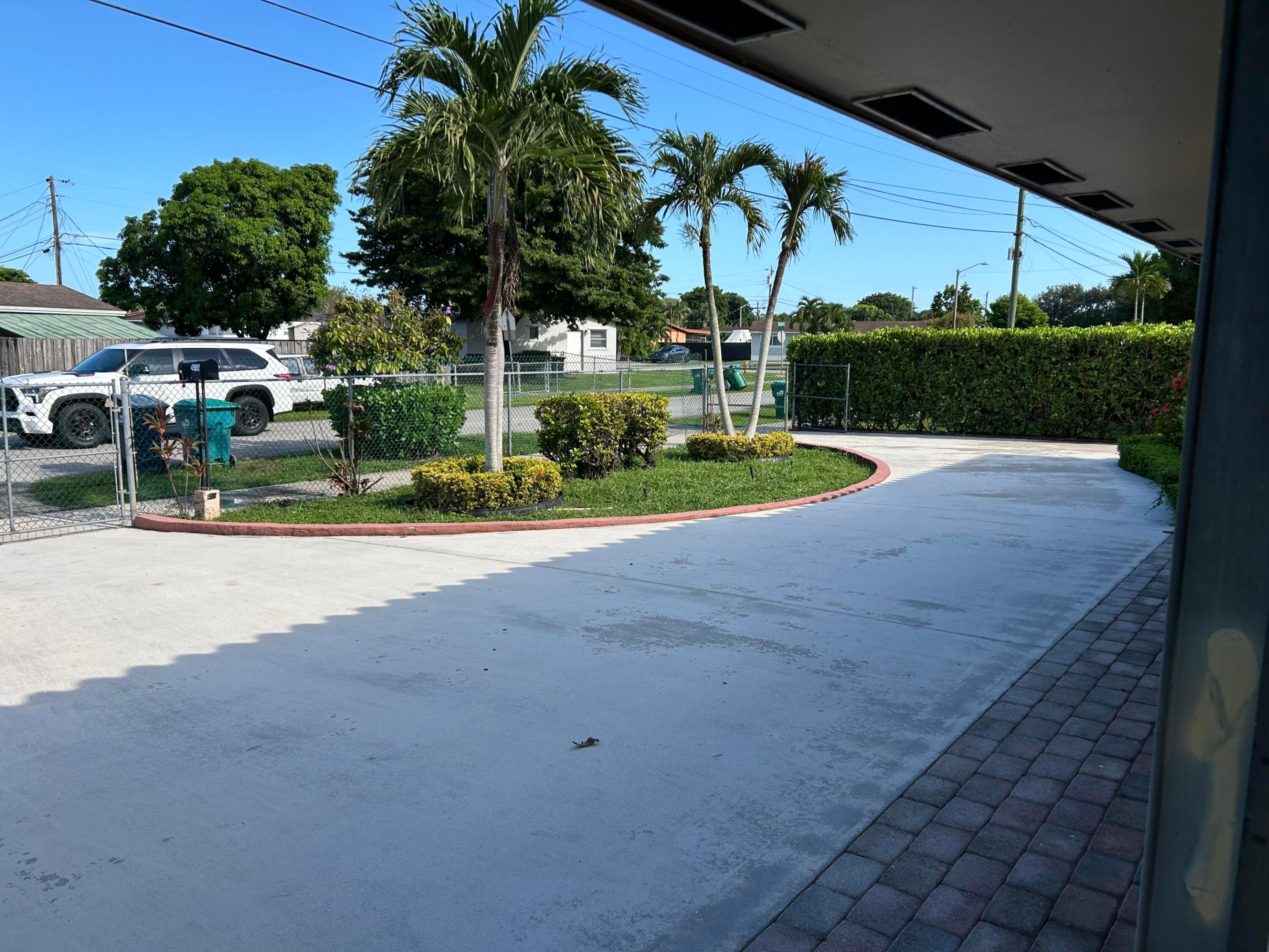 4900 SW 103RD #1, Miami FL 33165