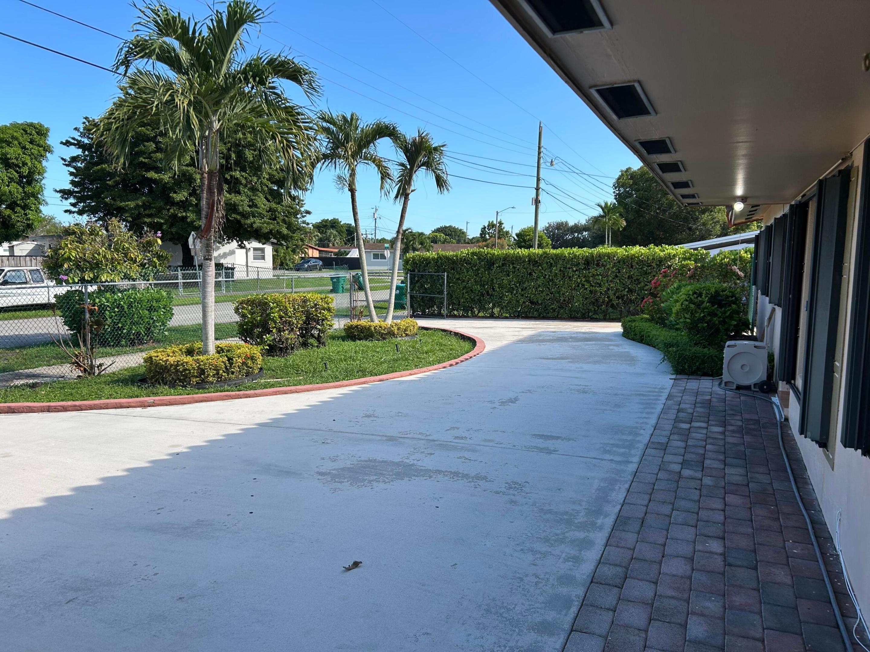 4900 SW 103RD #1, Miami FL 33165