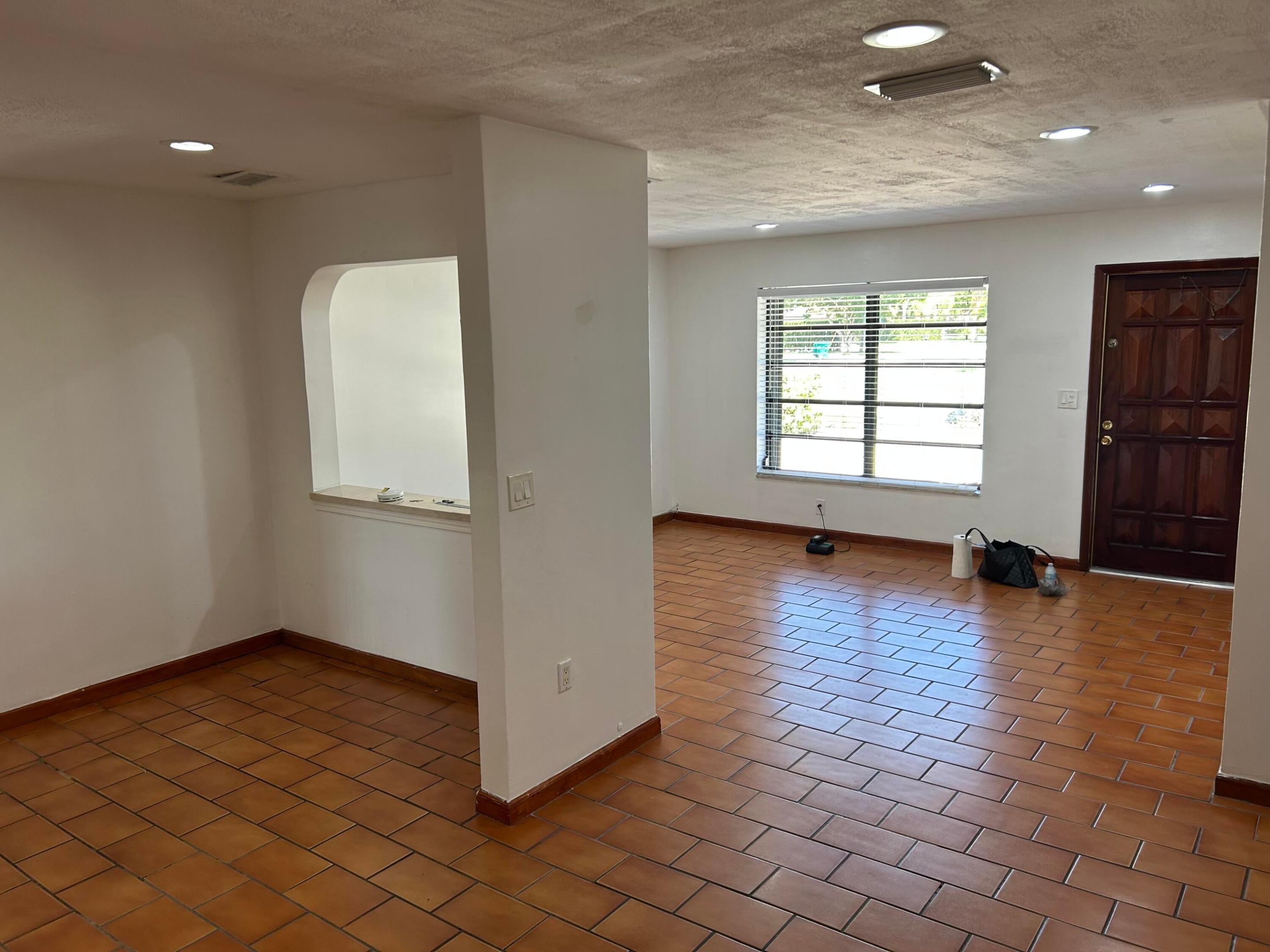 4900 SW 103RD #1, Miami FL 33165
