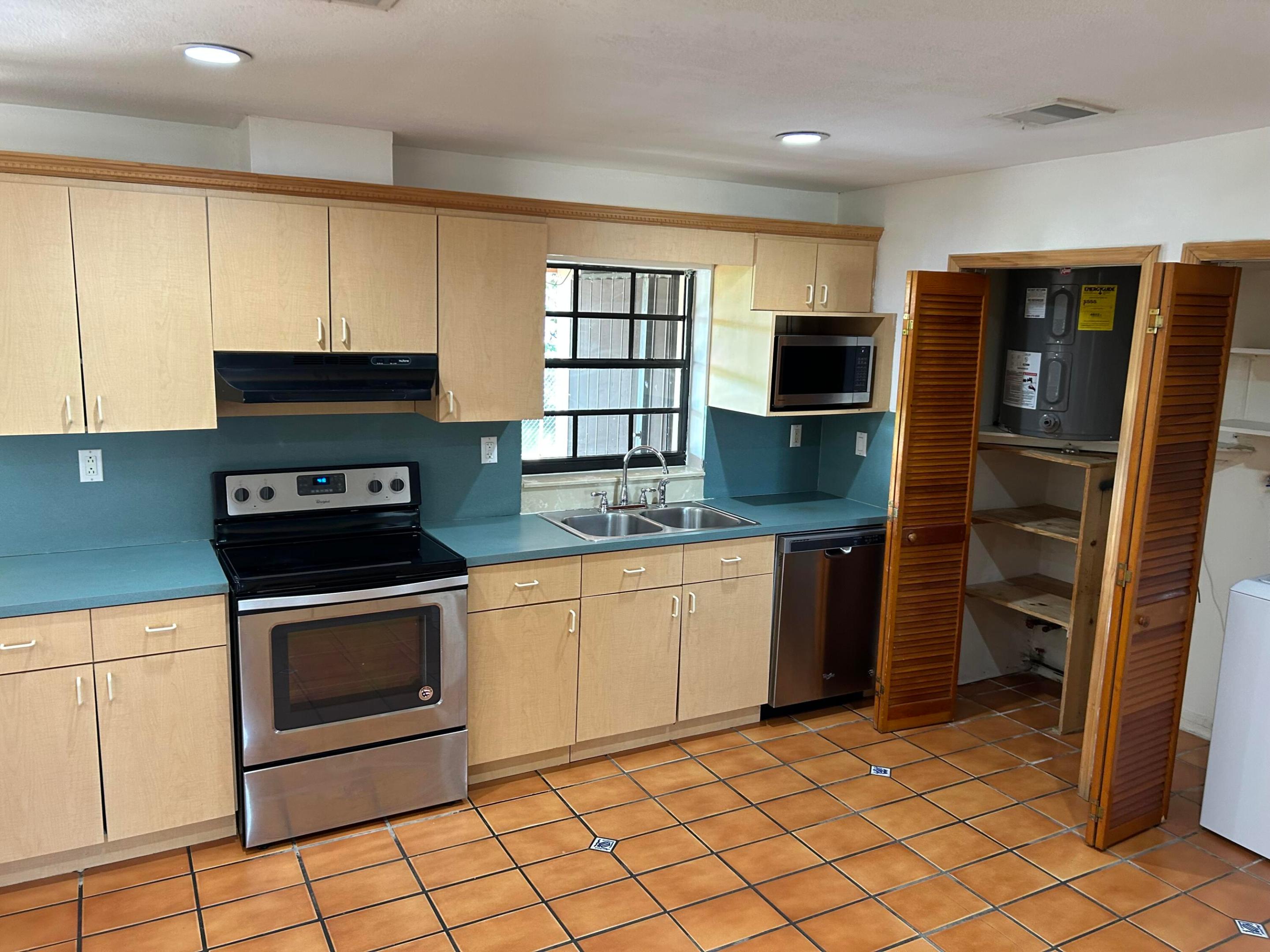 4900 SW 103RD #1, Miami FL 33165