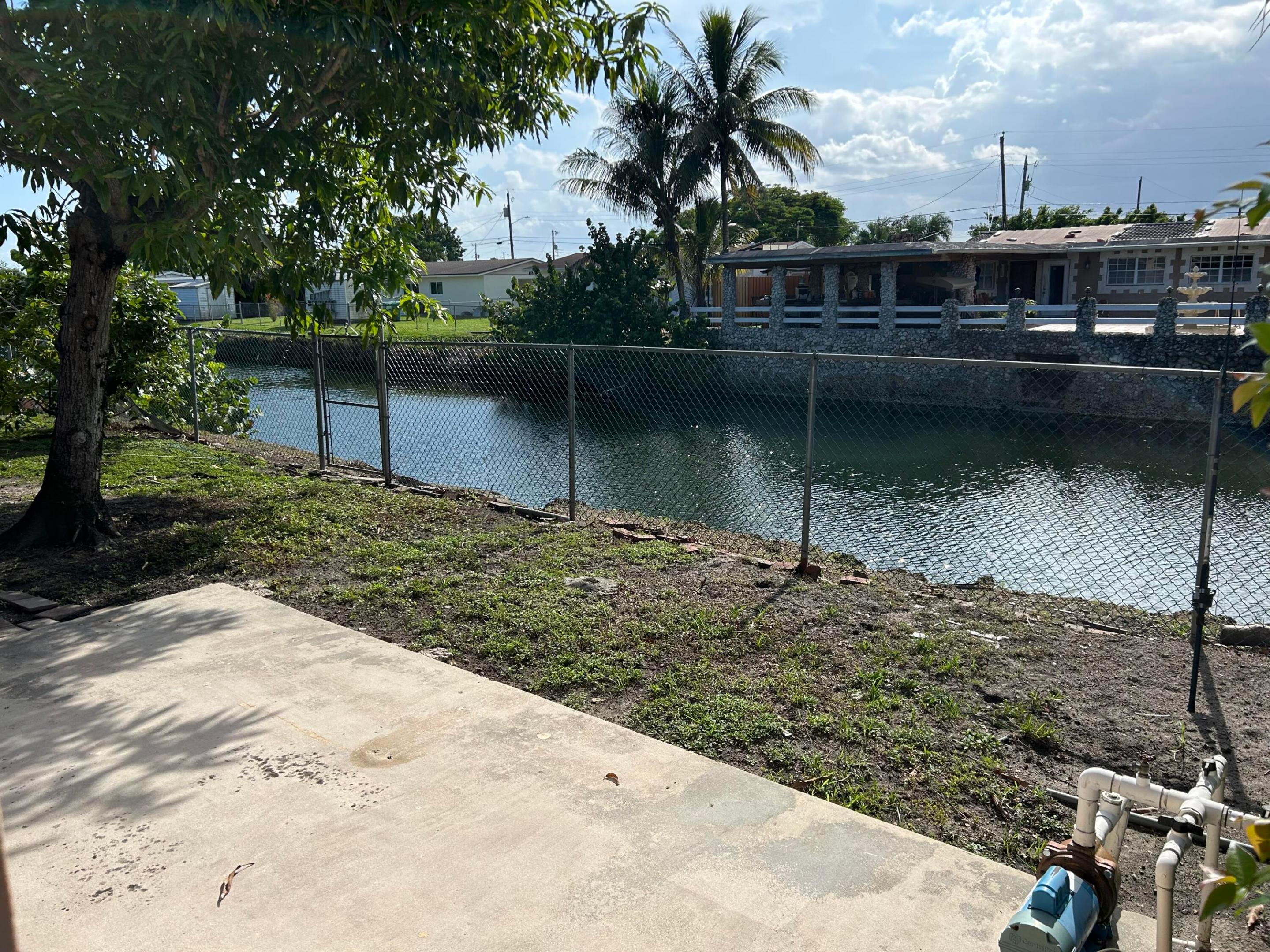 4900 SW 103RD #1, Miami FL 33165