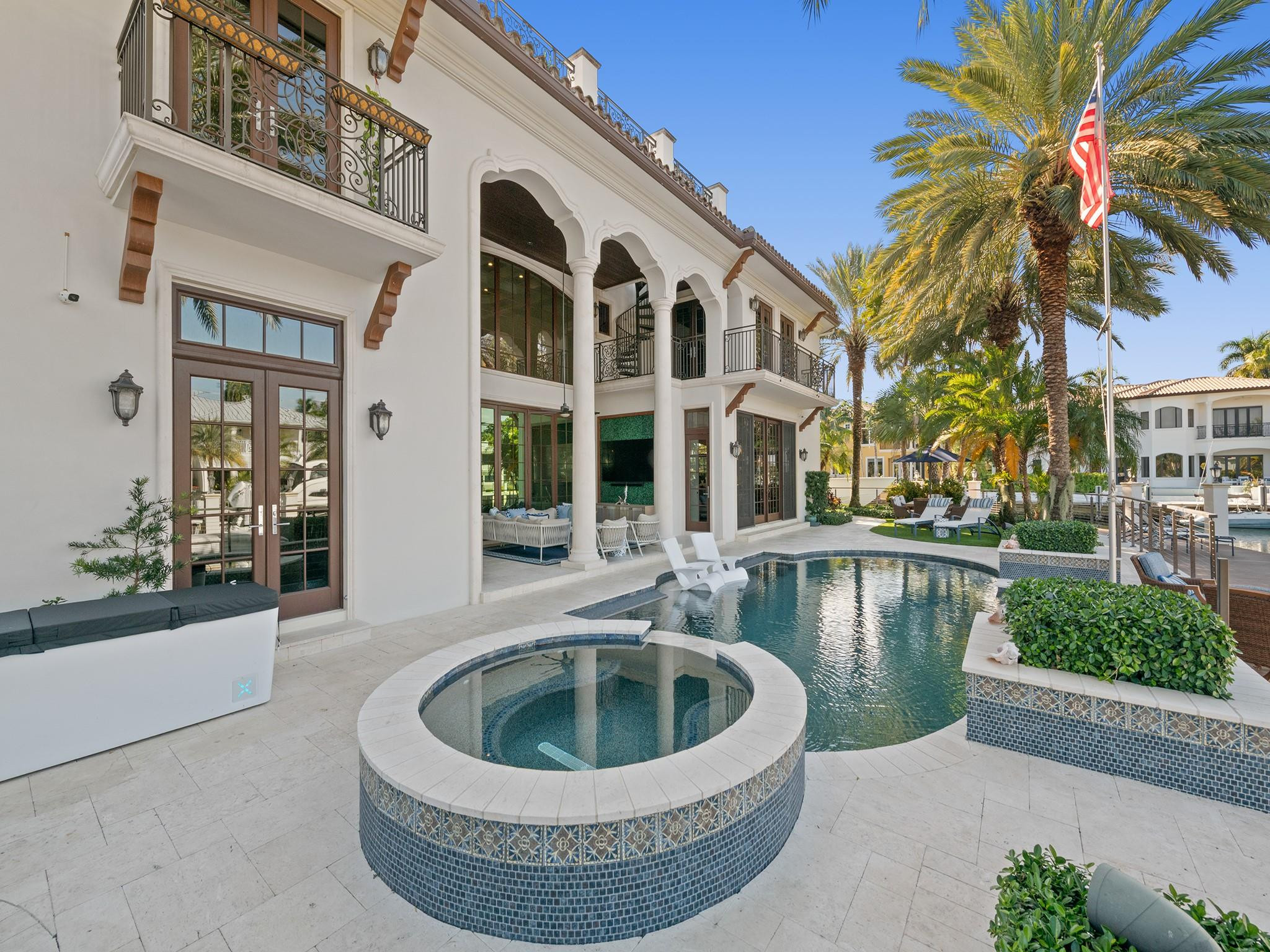 2319 NE 28TH, Lighthouse Point FL 33064
