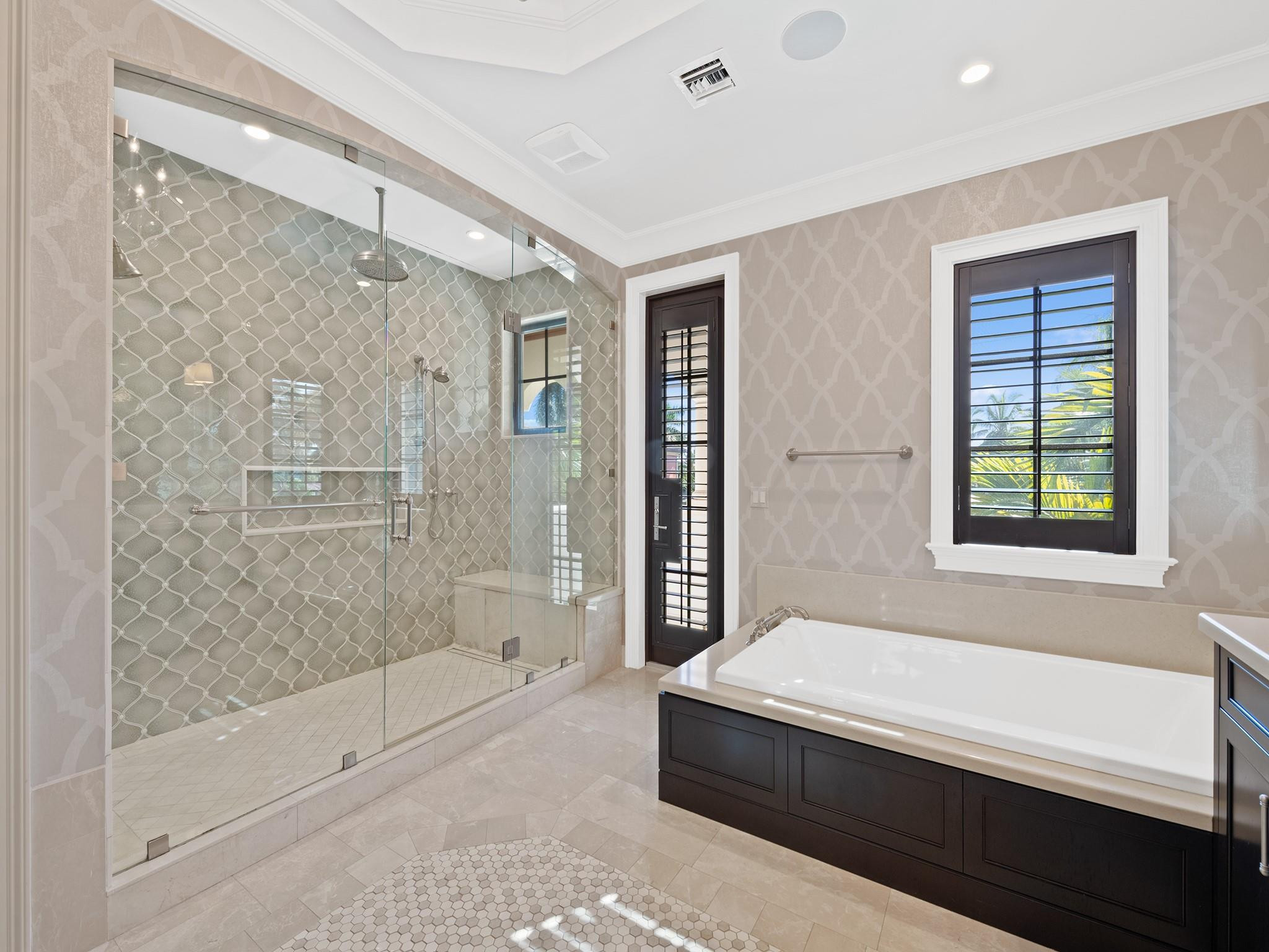 2319 NE 28TH, Lighthouse Point FL 33064