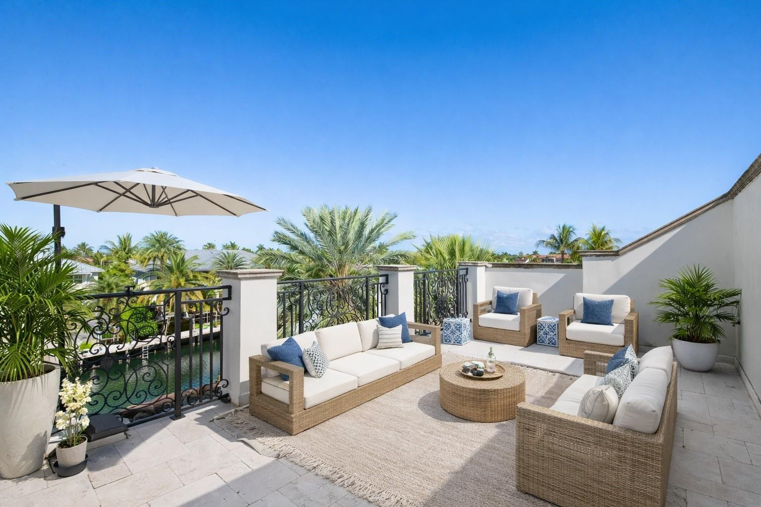 2319 NE 28TH, Lighthouse Point FL 33064