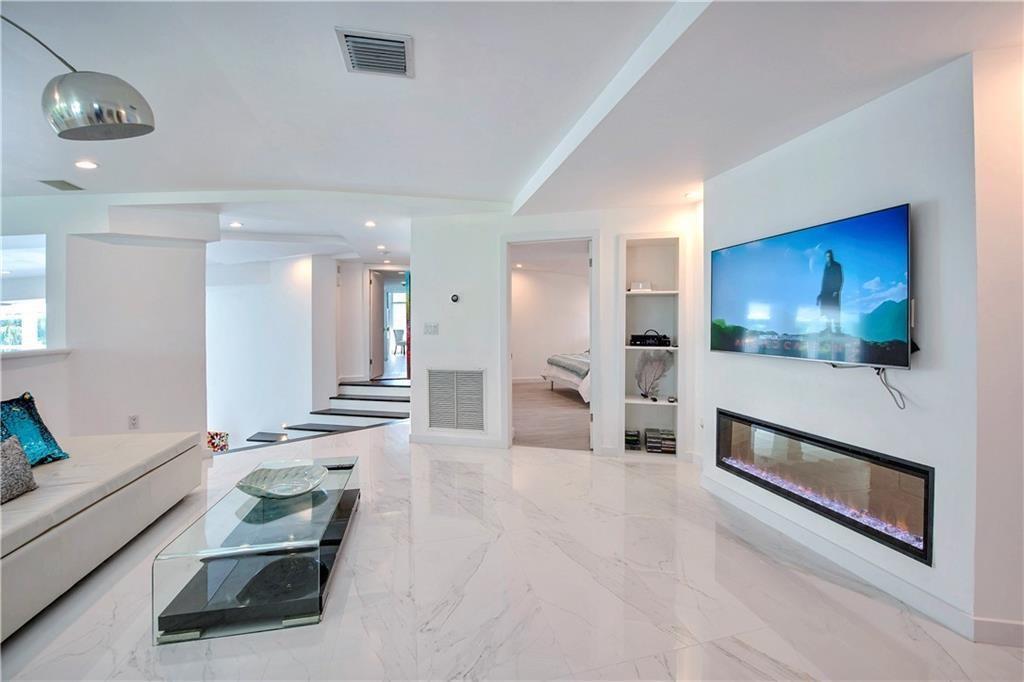 28 PELICAN, Fort Lauderdale FL 33301