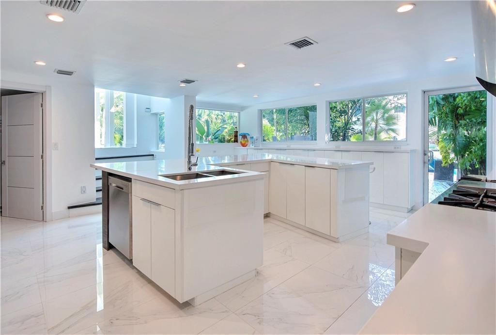 28 PELICAN, Fort Lauderdale FL 33301