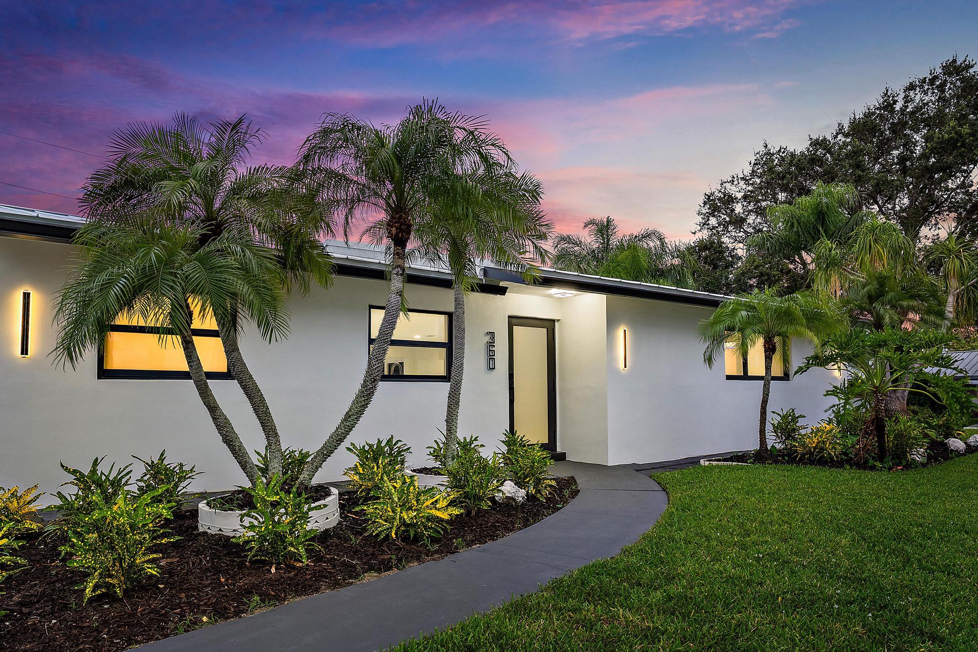 360 Saturn, Tequesta FL 33469