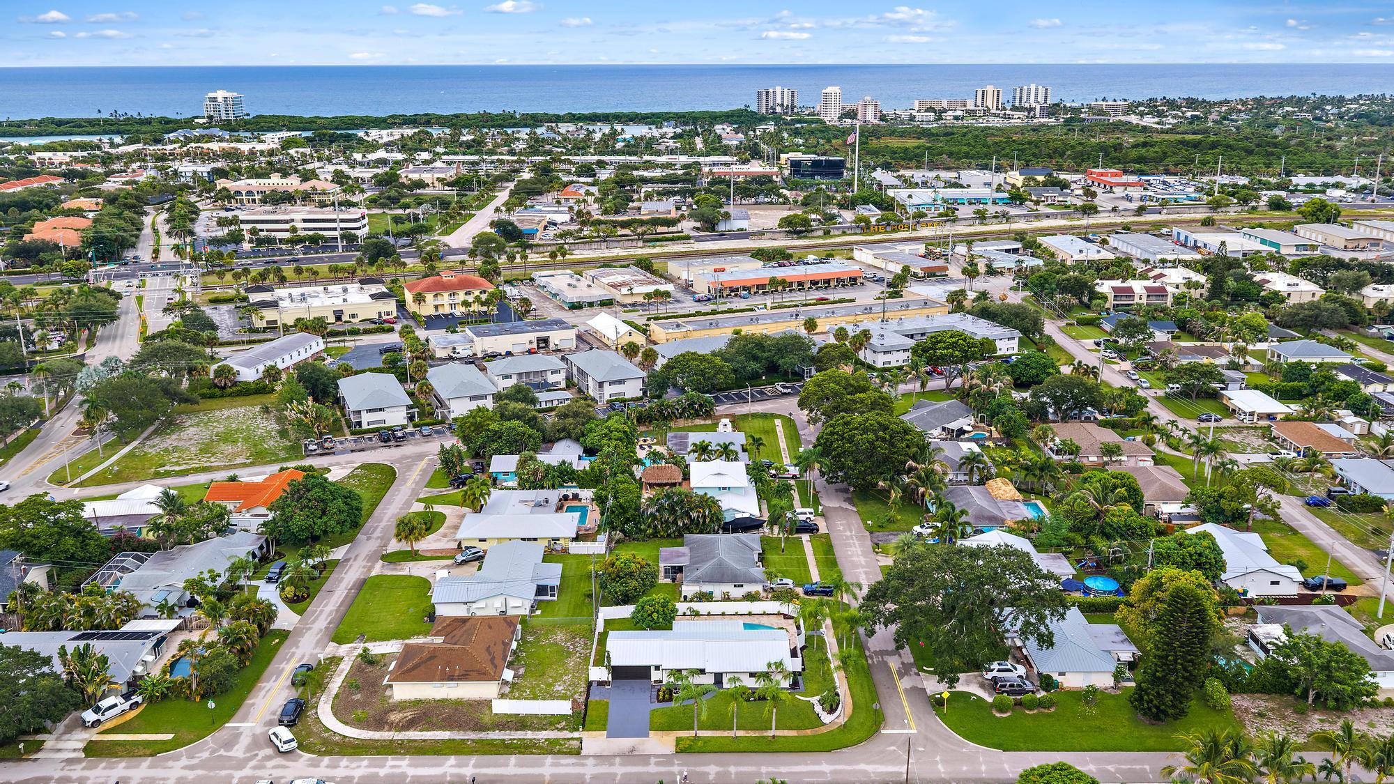 360 Saturn, Tequesta FL 33469