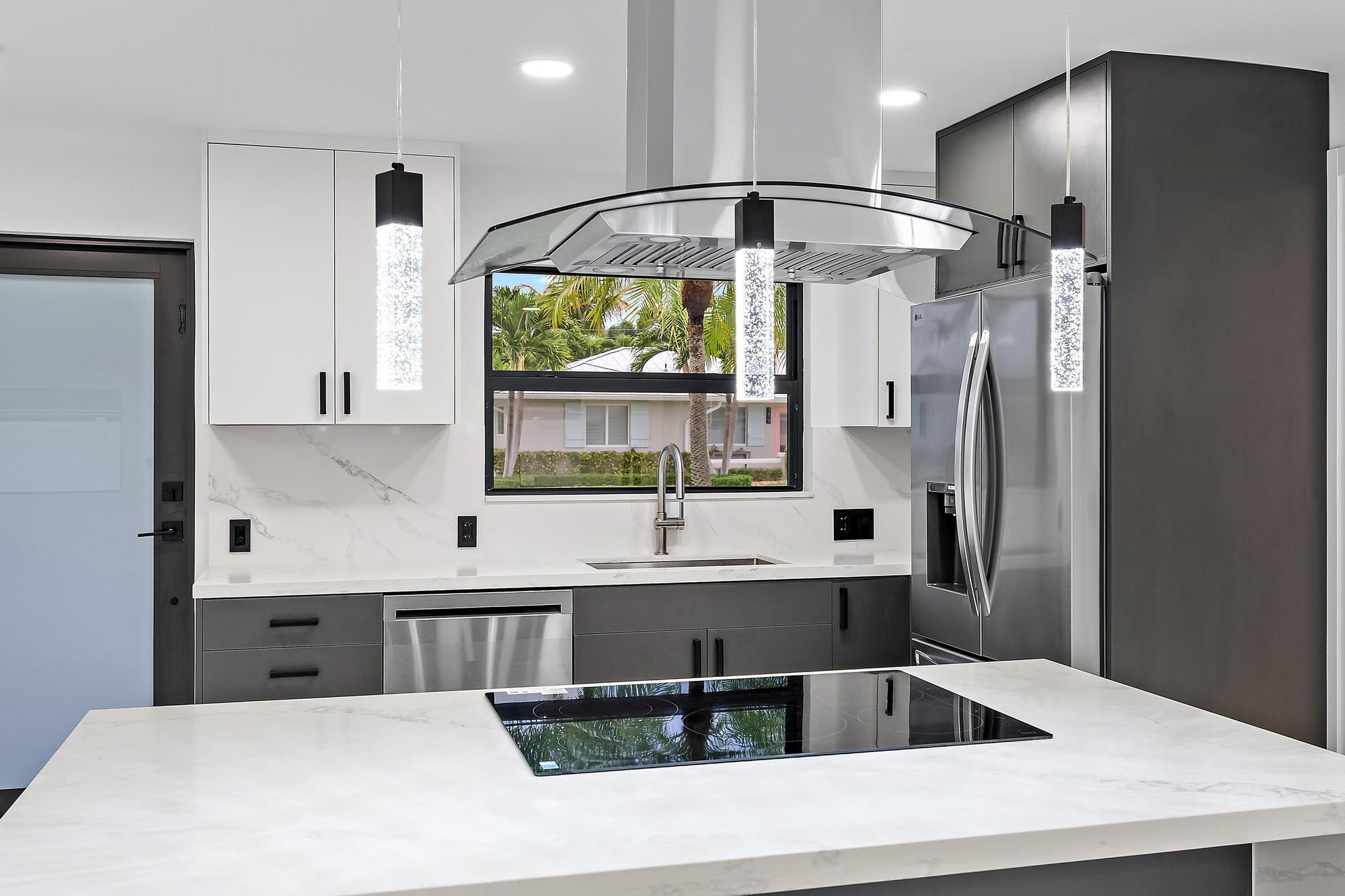 360 Saturn, Tequesta FL 33469