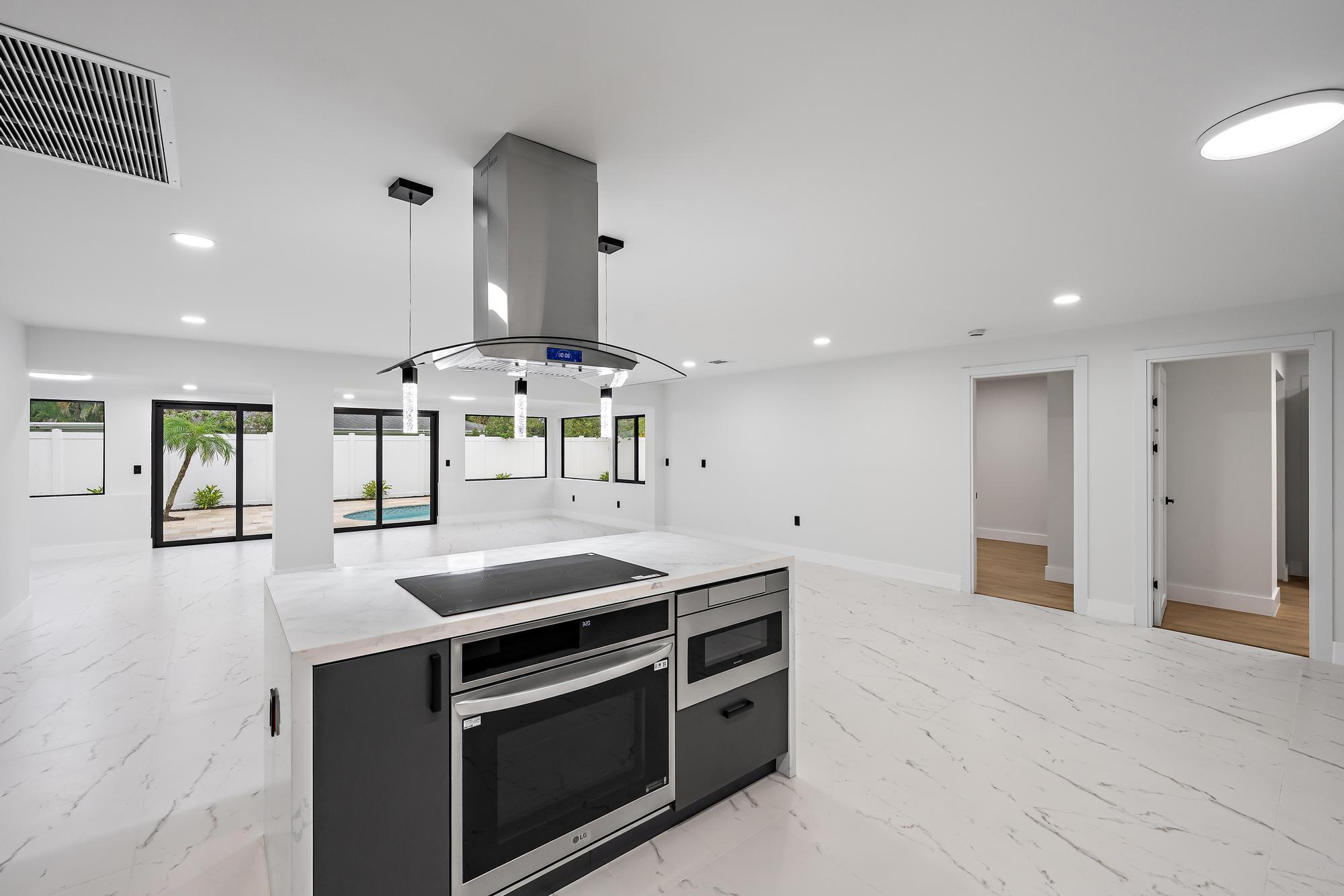 360 Saturn, Tequesta FL 33469