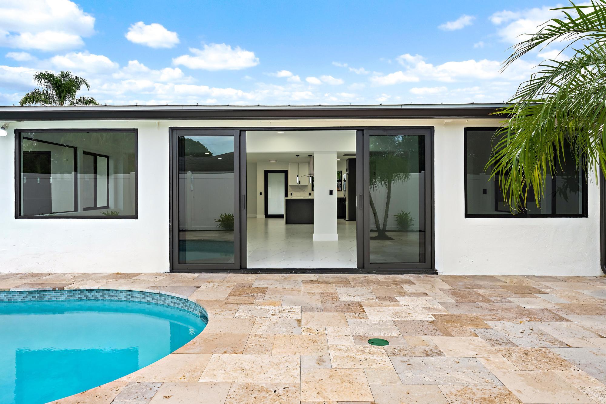 360 Saturn, Tequesta FL 33469