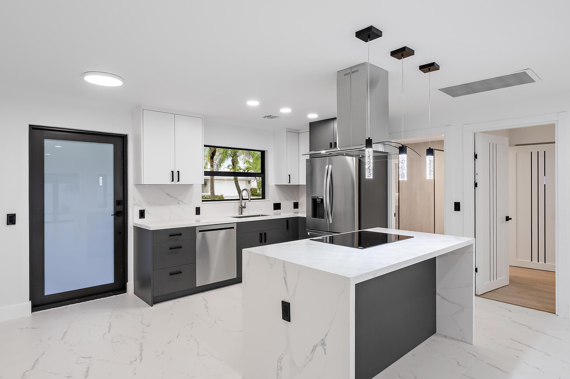 360 Saturn, Tequesta FL 33469