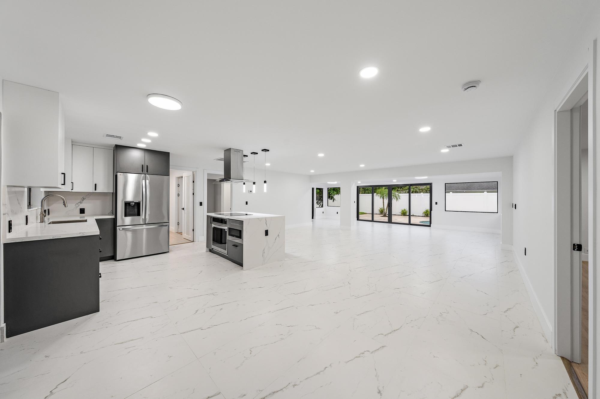 360 Saturn, Tequesta FL 33469