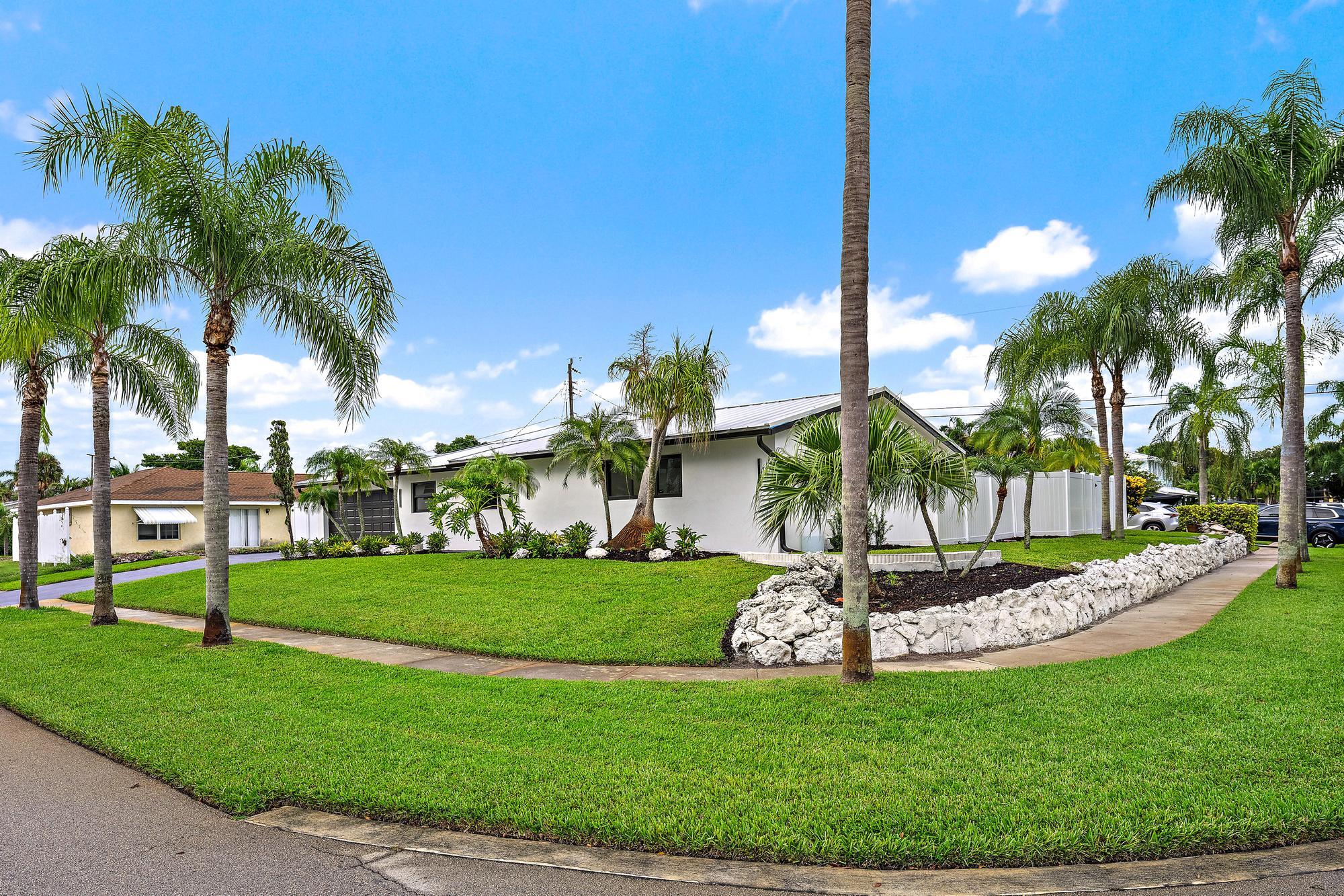 360 Saturn, Tequesta FL 33469
