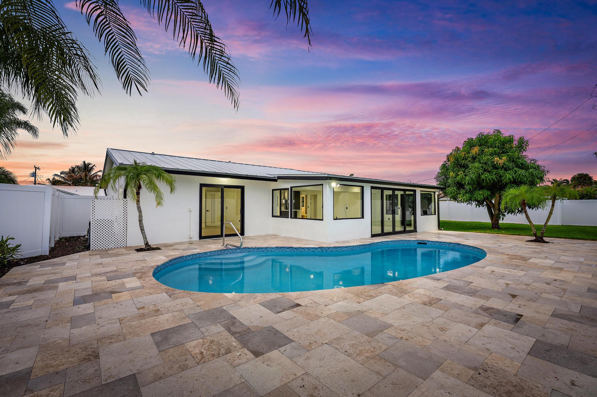 360 Saturn, Tequesta FL 33469