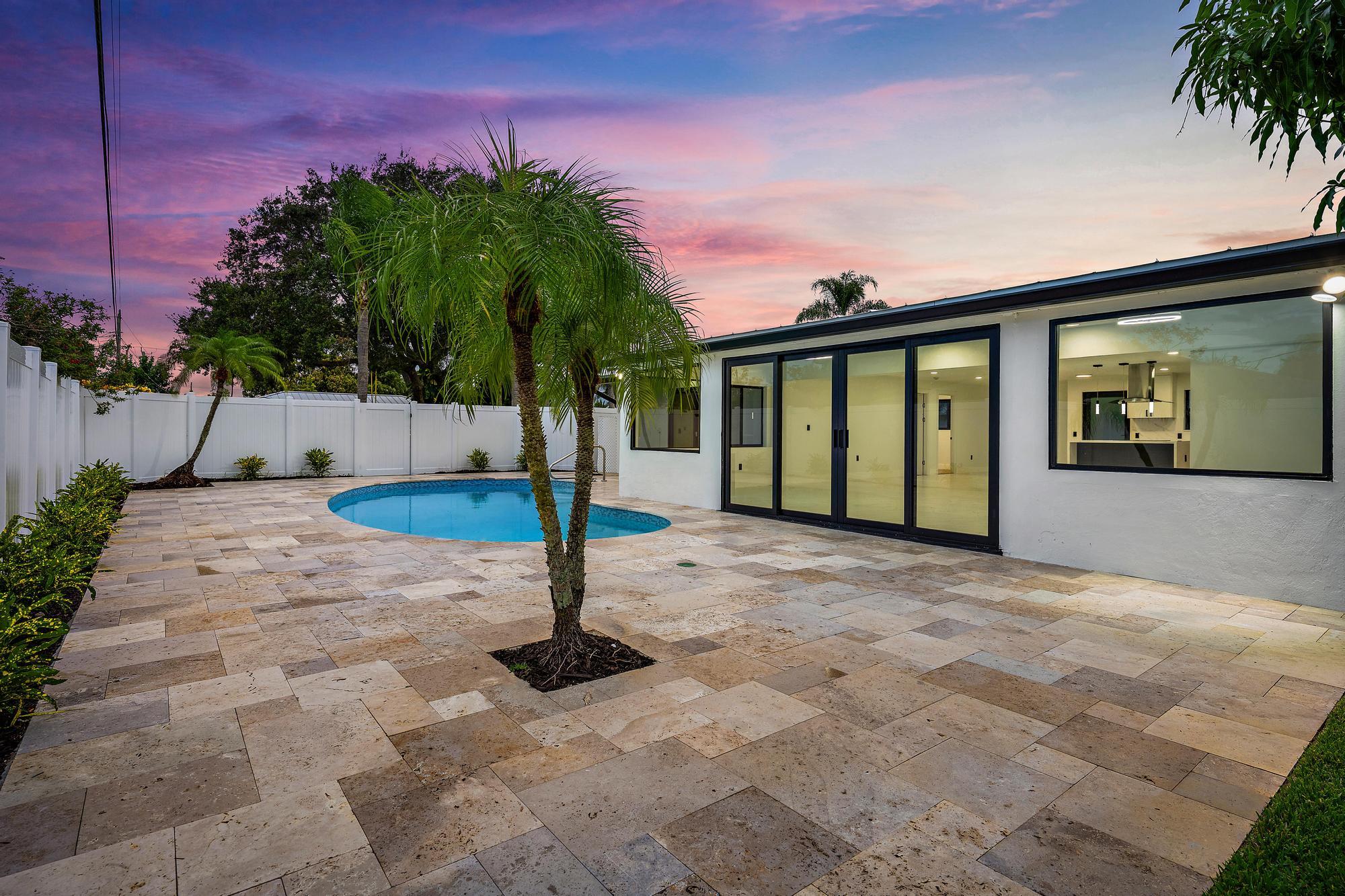 360 Saturn, Tequesta FL 33469