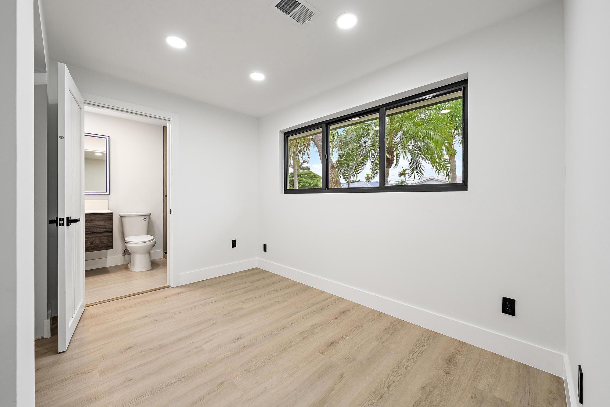360 Saturn, Tequesta FL 33469
